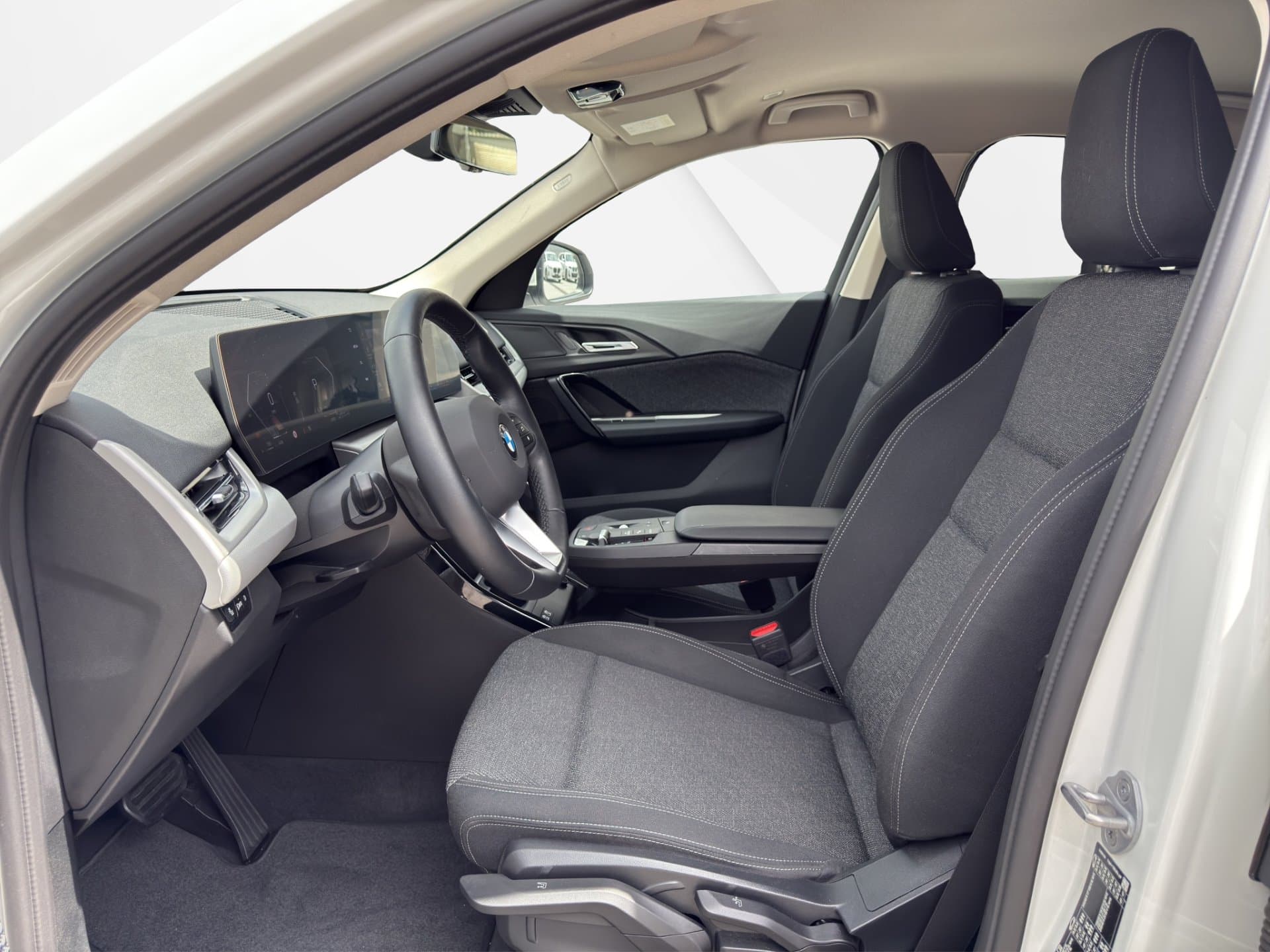 BMW X2 sDrive18d - Thumbnail 9