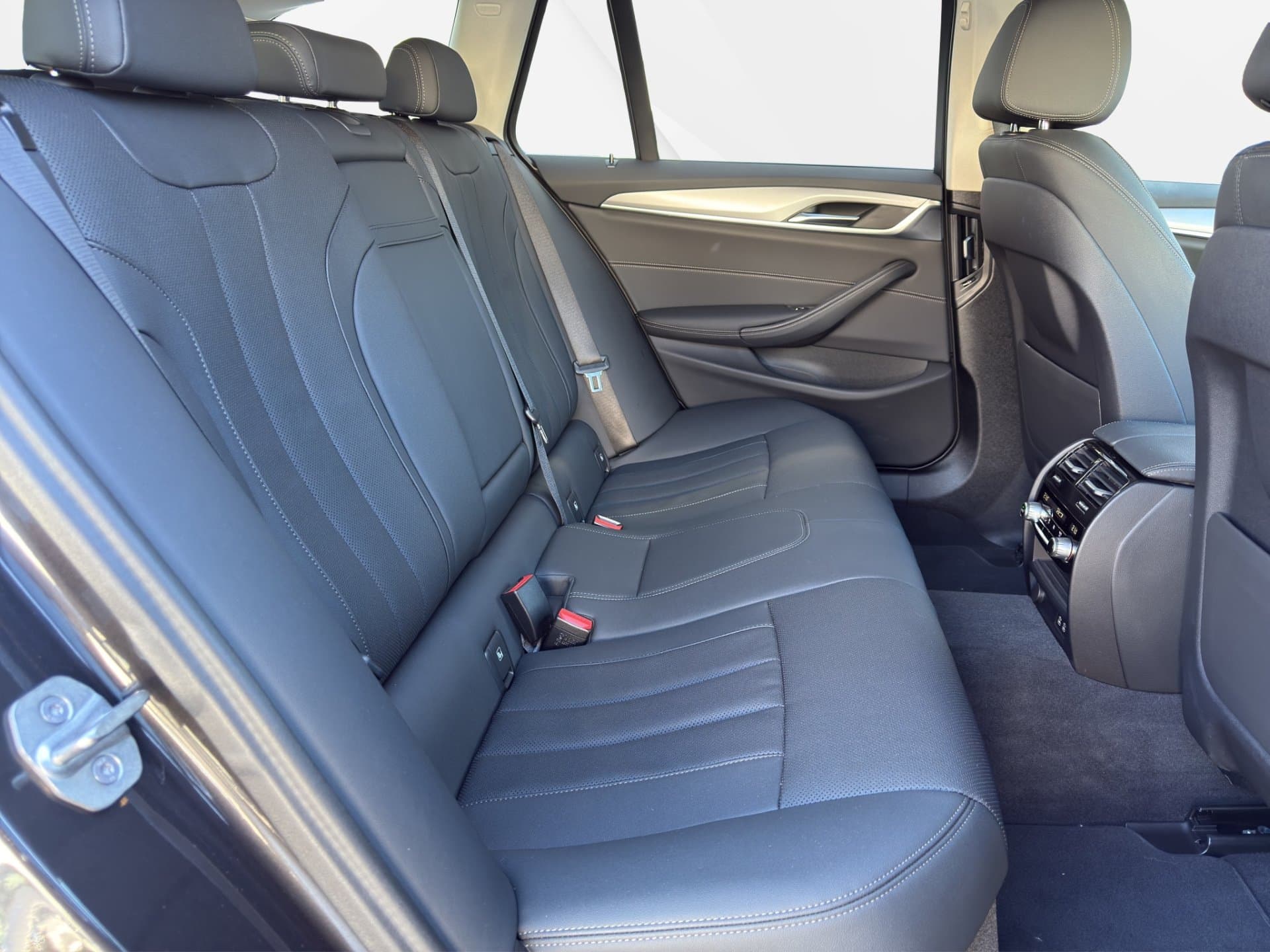 BMW 520d xDrive - Thumbnail 11