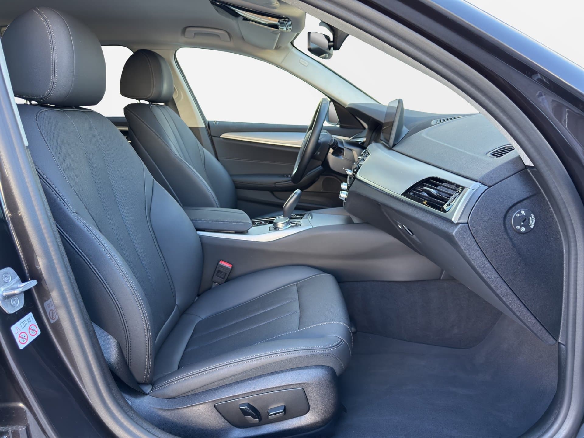 BMW 520d xDrive - Thumbnail 10