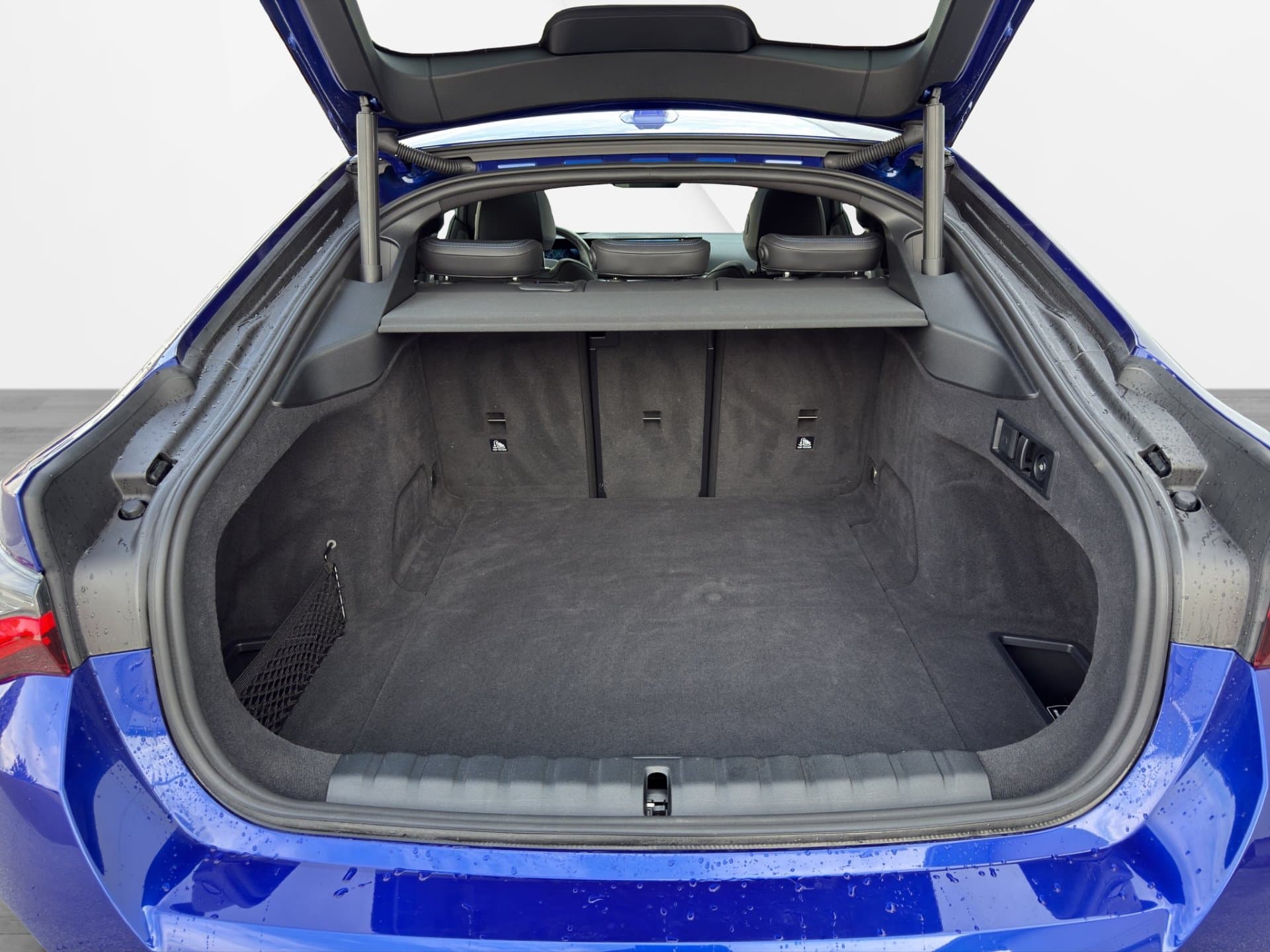 BMW i4 Gran Coupe xDrive - Thumbnail 17