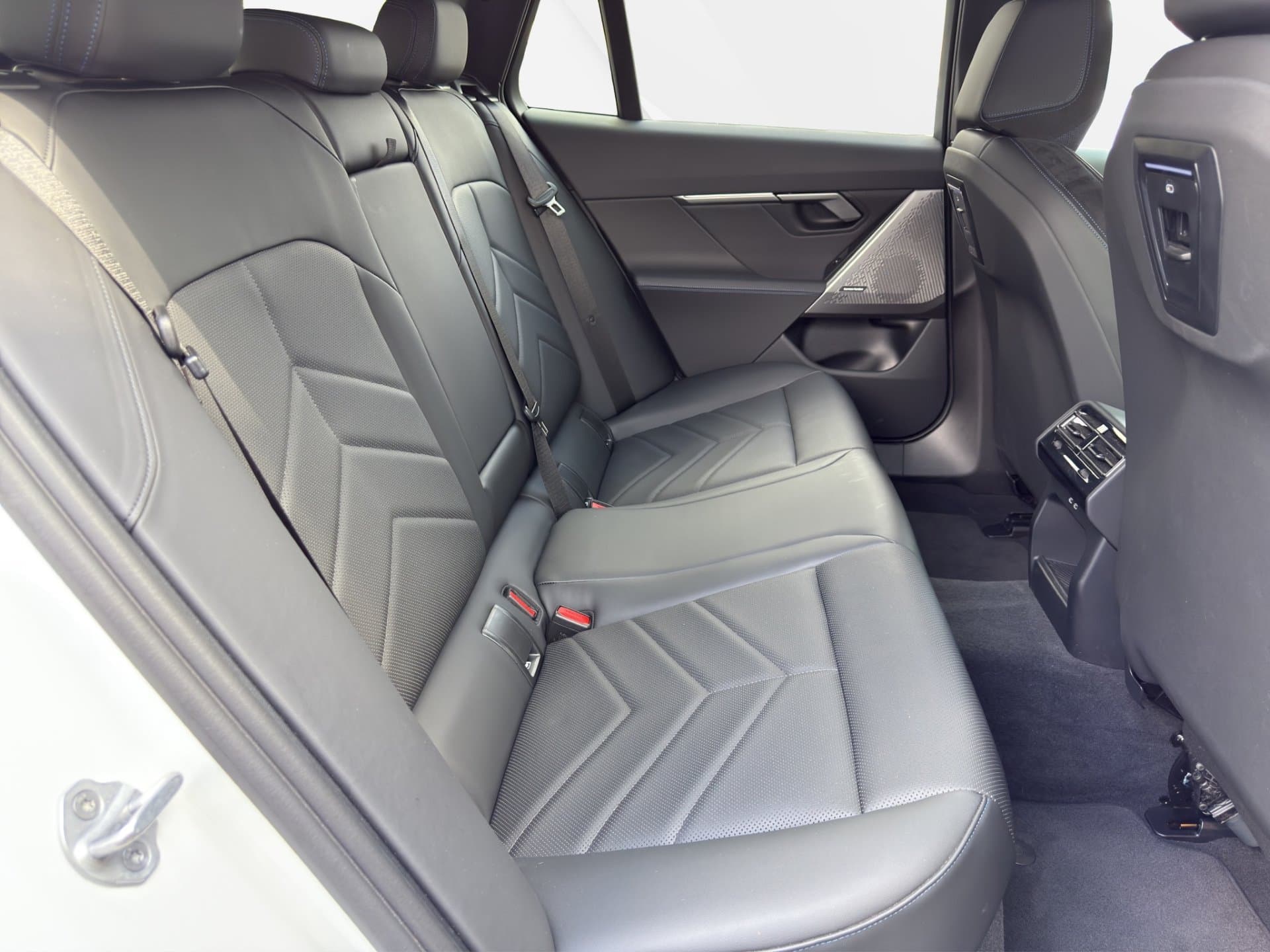 BMW 530e xDrive - Thumbnail 11