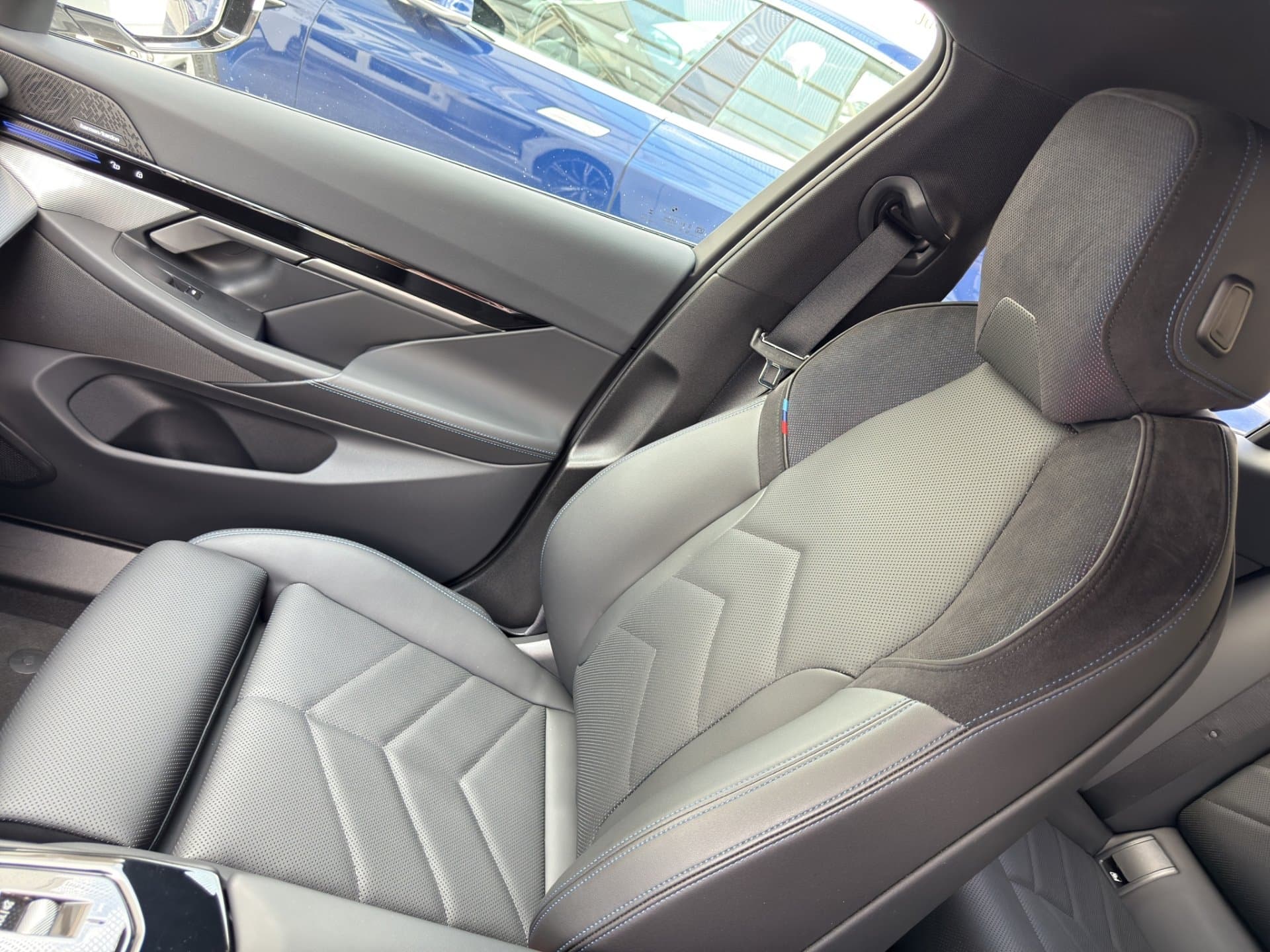 BMW 530e xDrive - Thumbnail 13