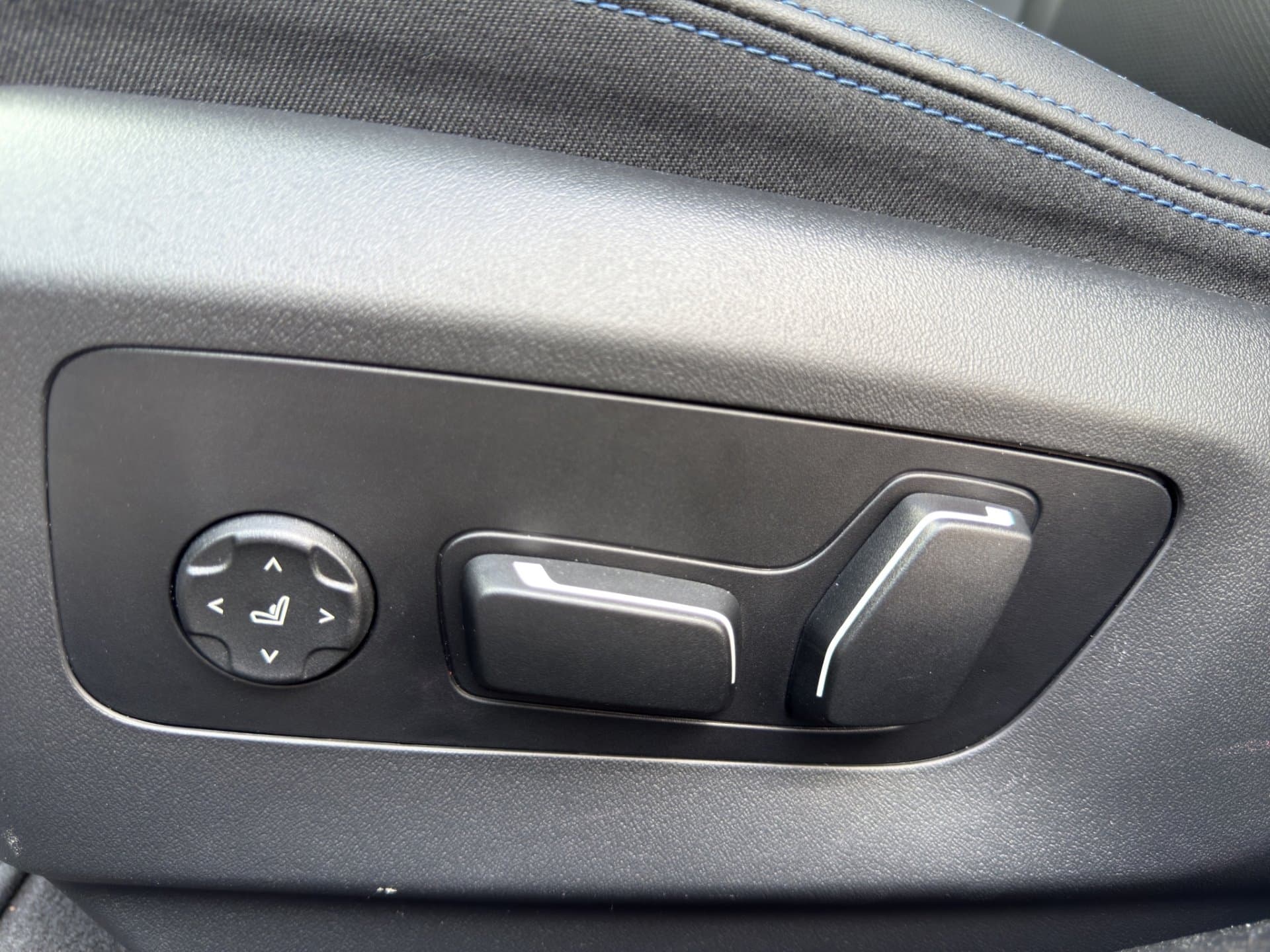 BMW 530e xDrive - Thumbnail 14