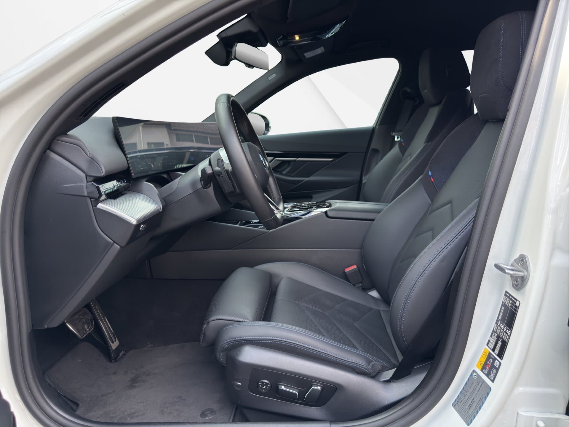 BMW 530e xDrive - Thumbnail 9