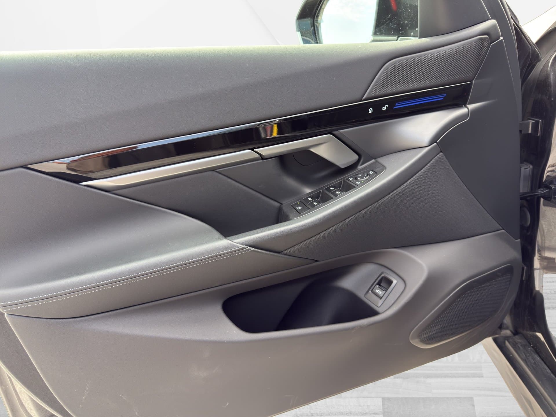 BMW 530e - Thumbnail 15