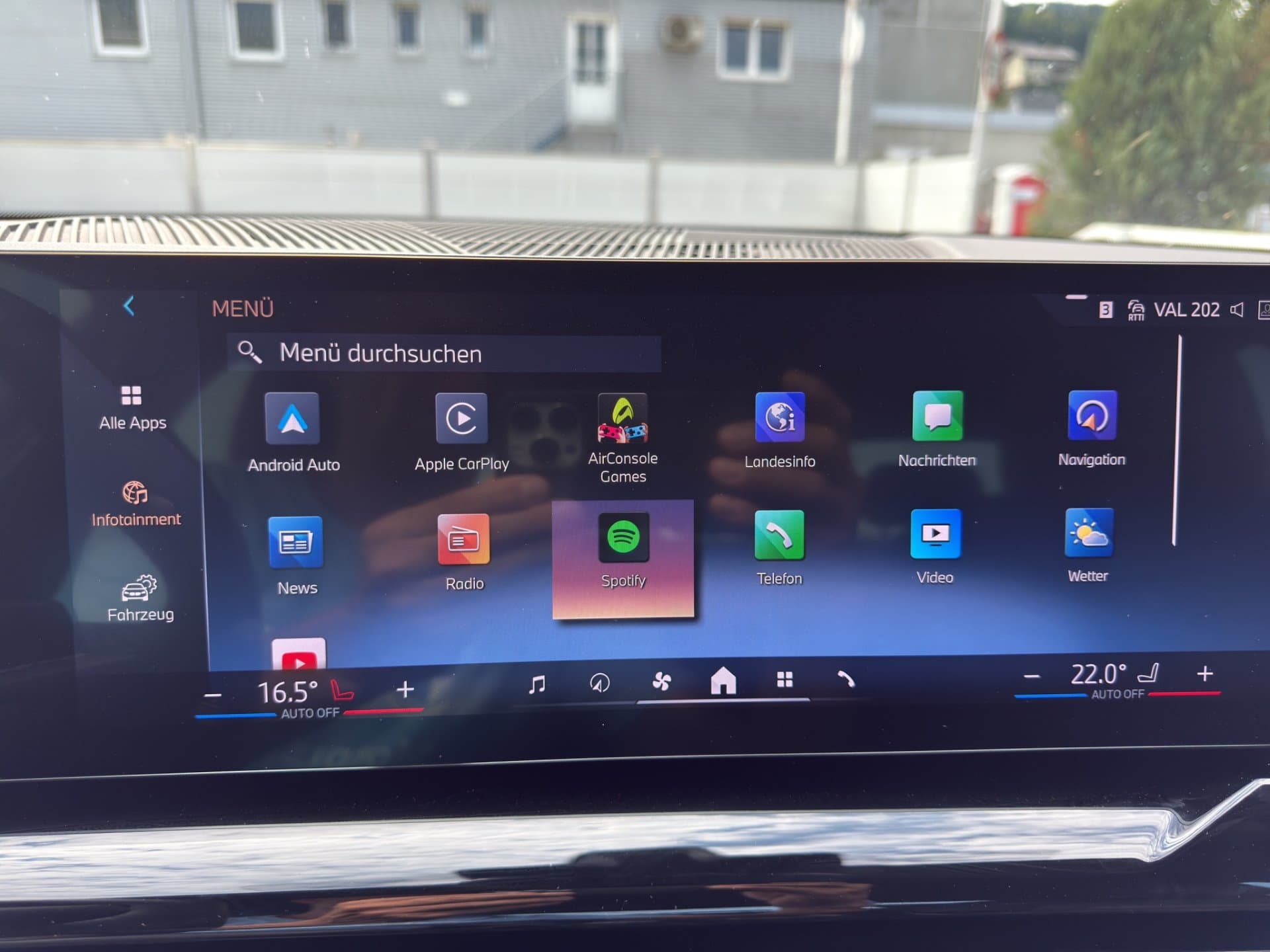 BMW 530e - Thumbnail 24