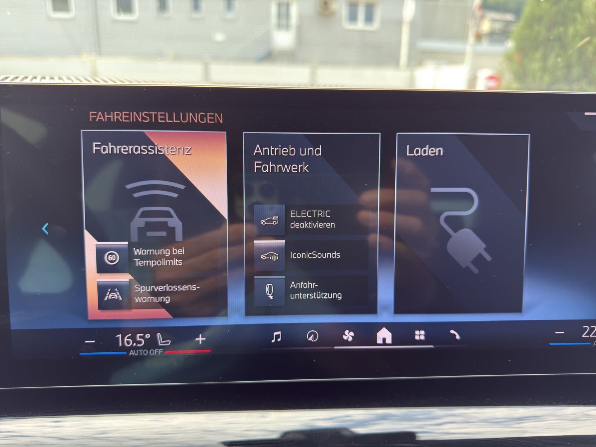 BMW 530e - Thumbnail 26