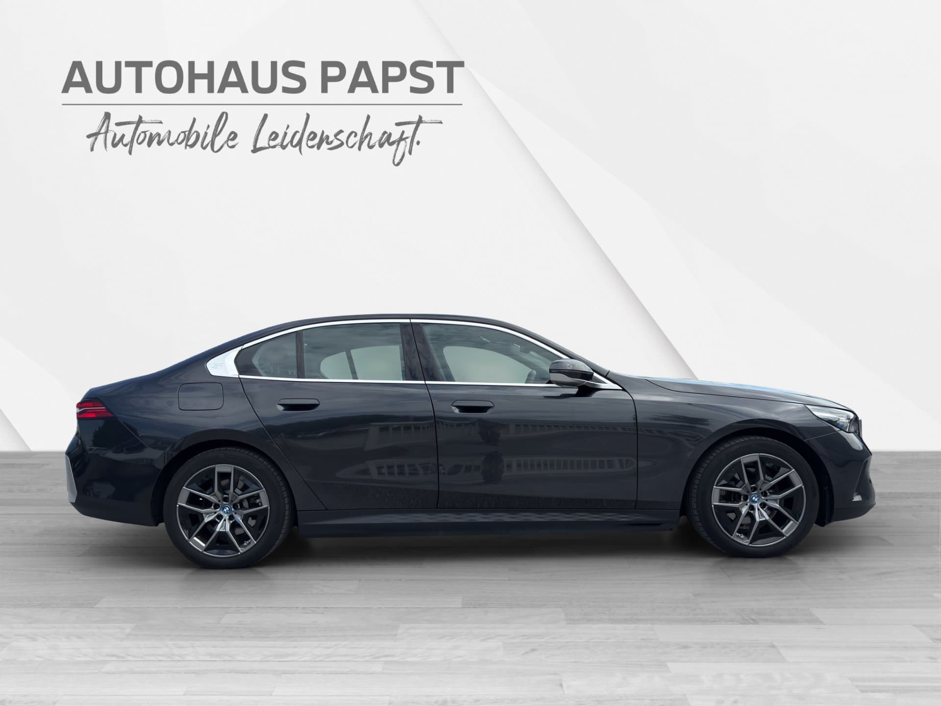 BMW 530e - Thumbnail 6