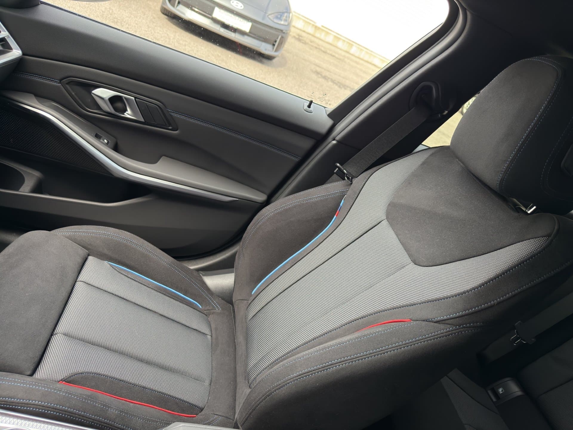 BMW 318d - Thumbnail 12