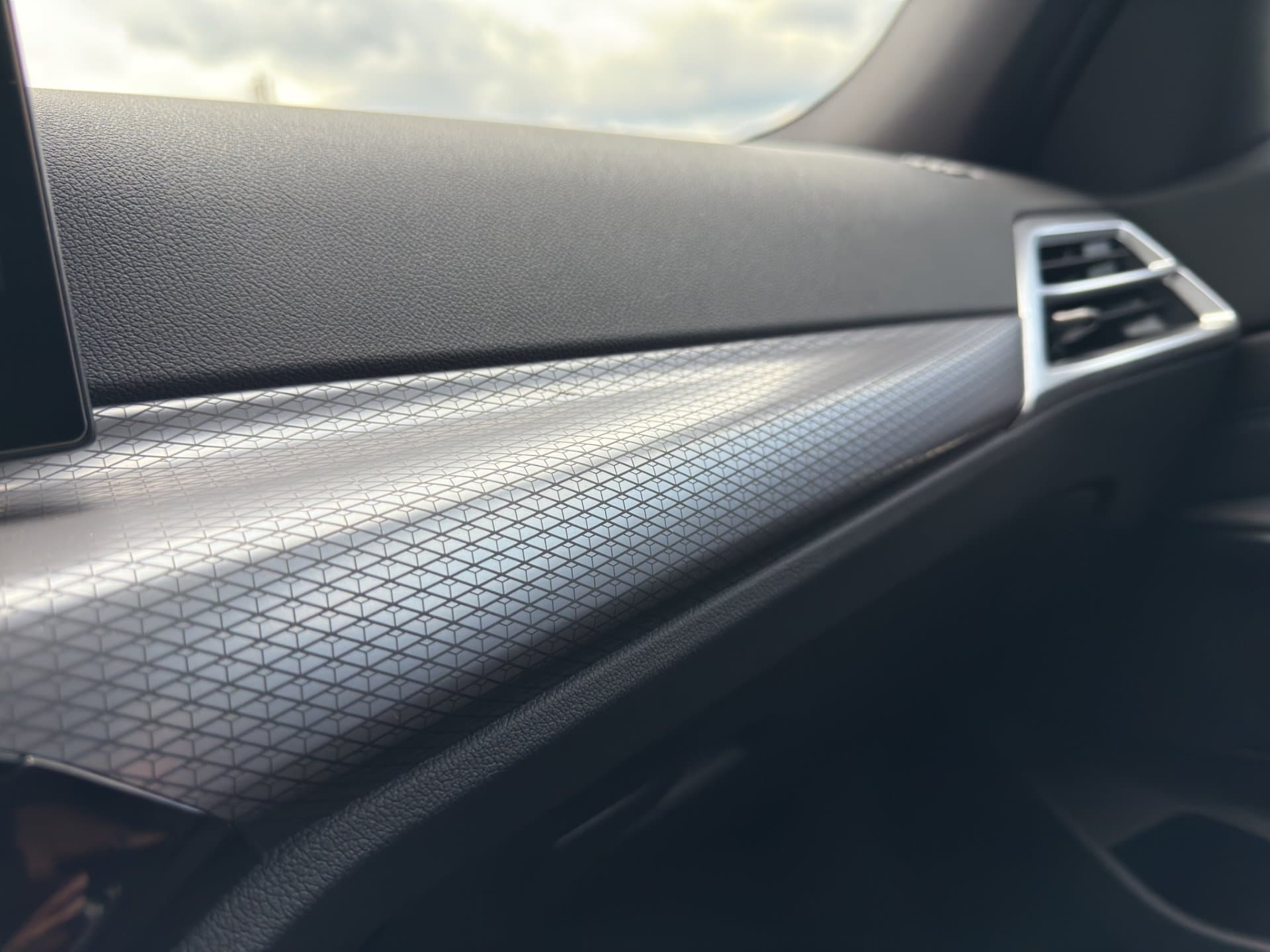 BMW 318d - Thumbnail 22