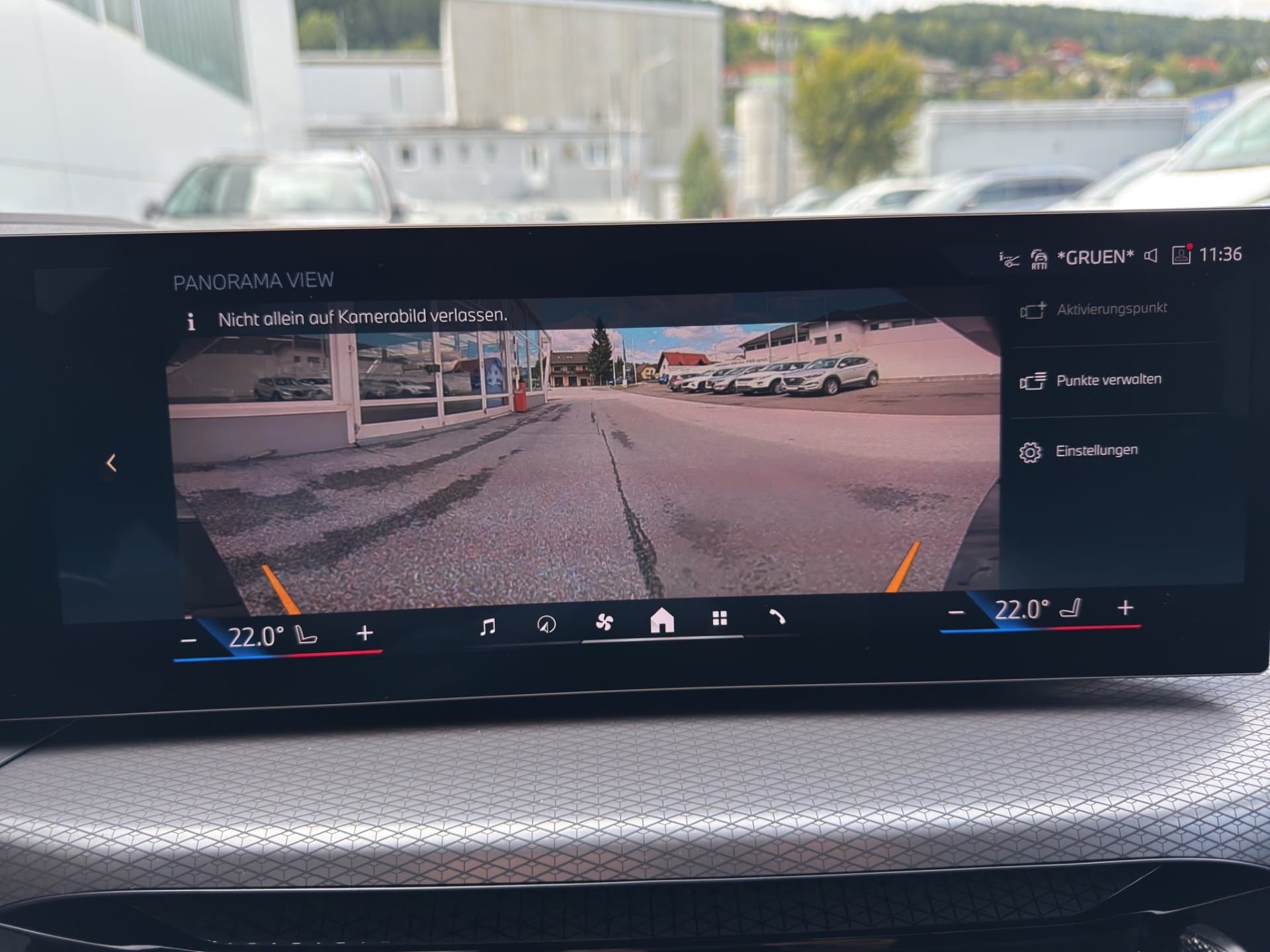 BMW 318d - Thumbnail 31