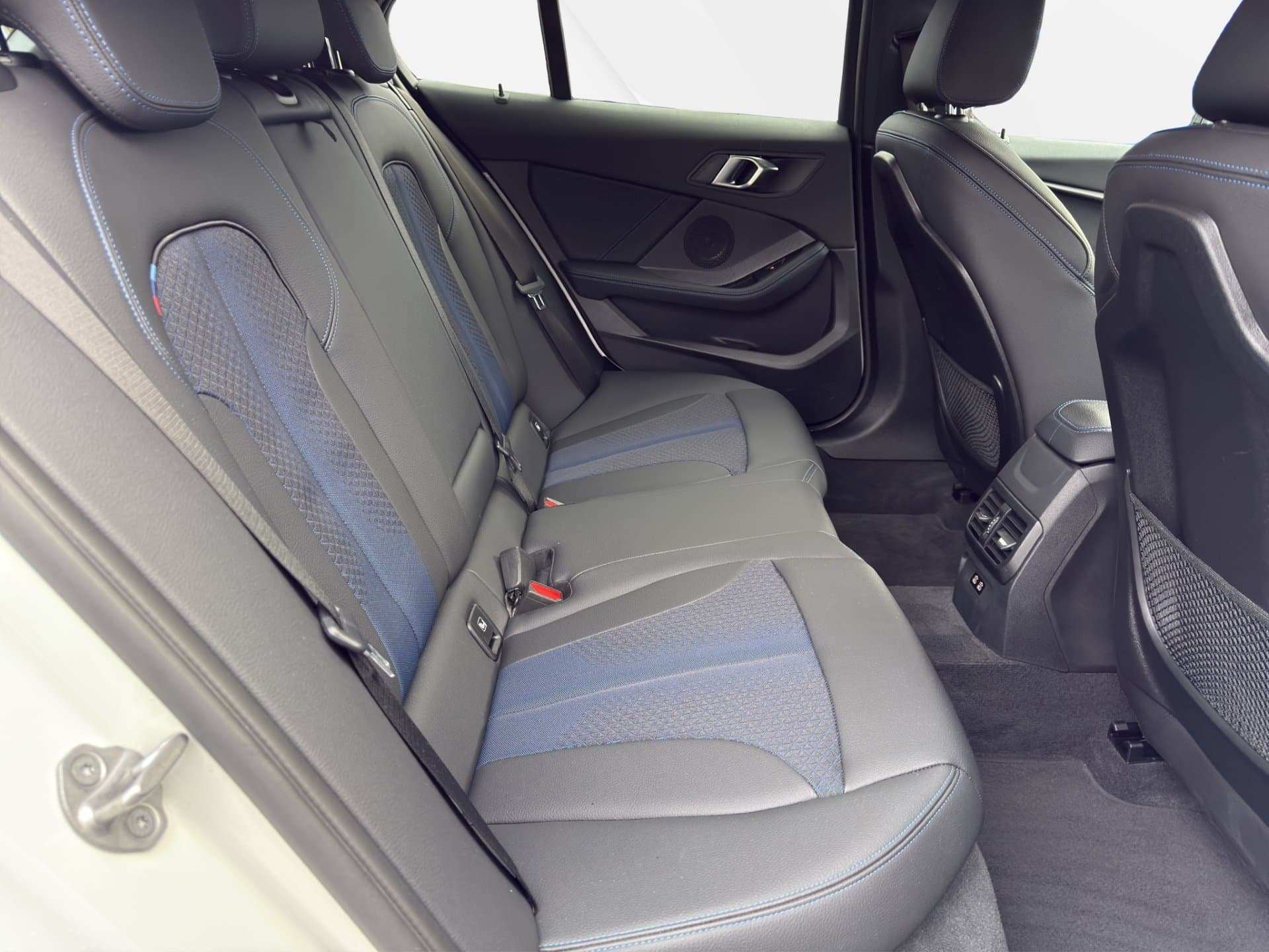 BMW 118d - Thumbnail 11