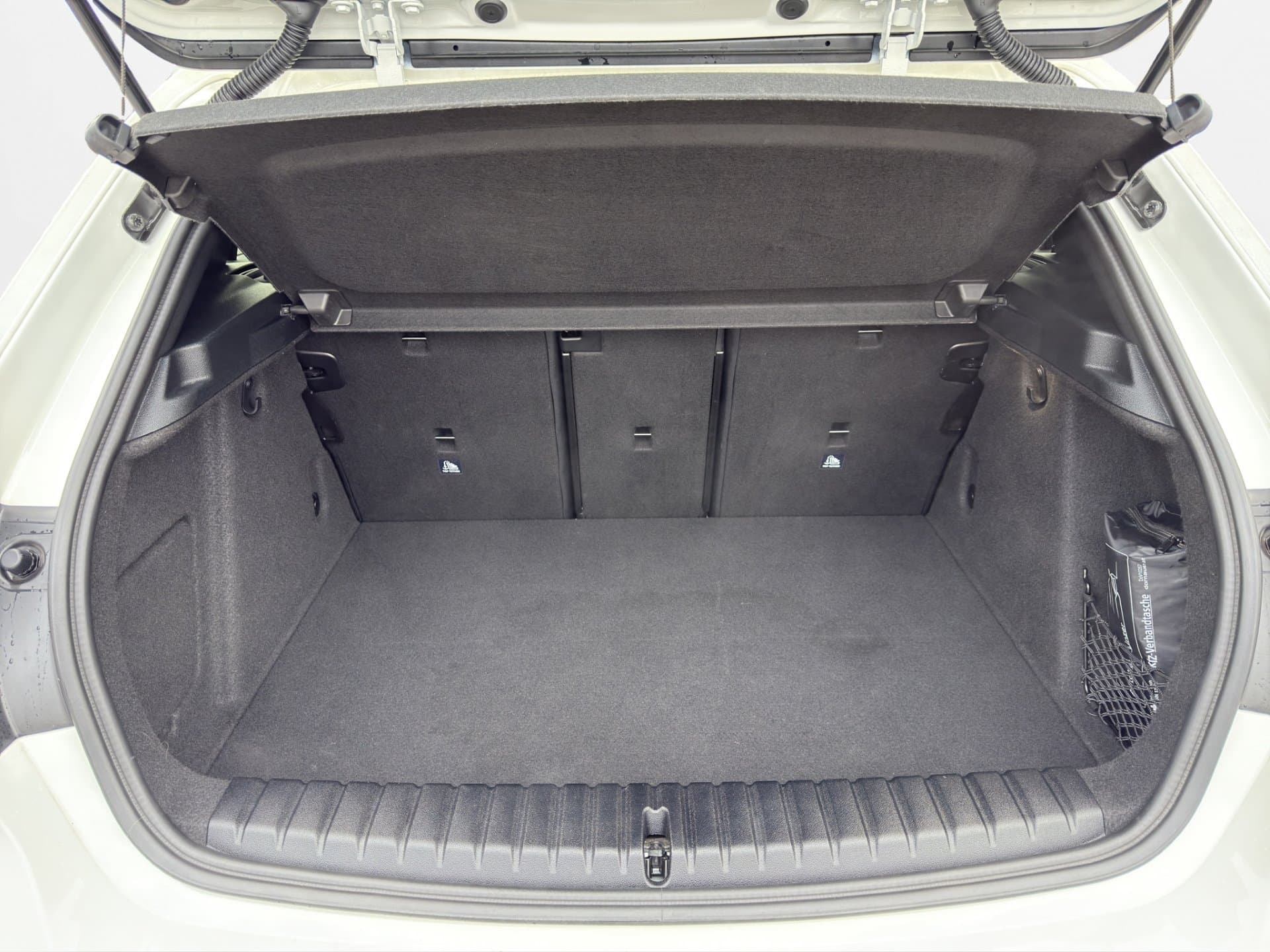 BMW 118d - Thumbnail 16