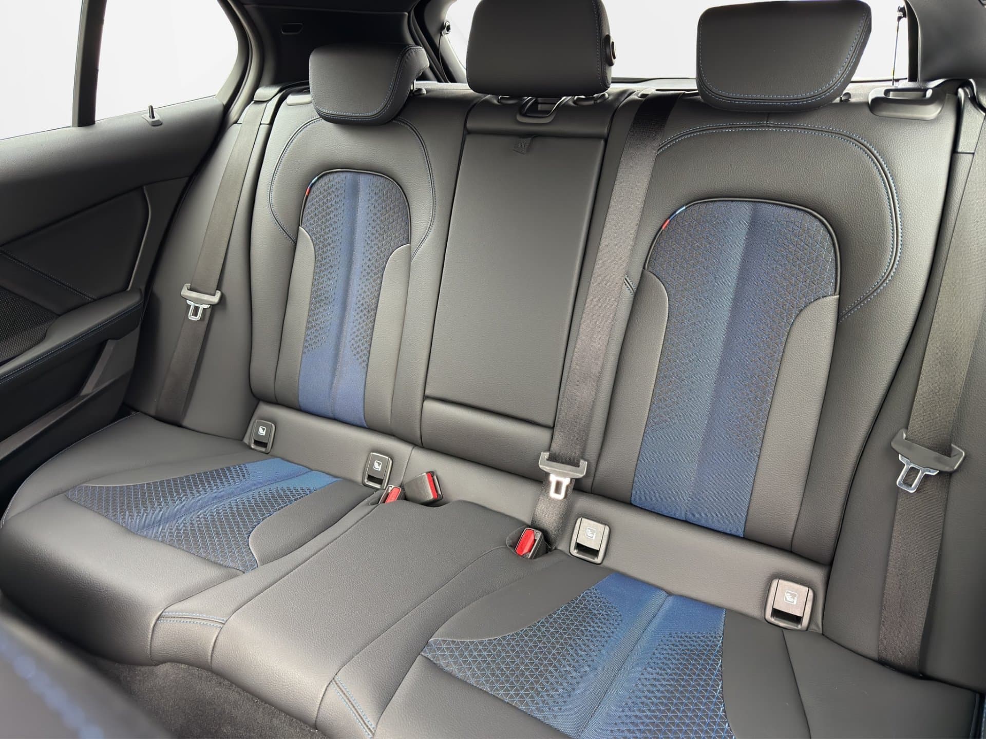 BMW 118d - Thumbnail 10