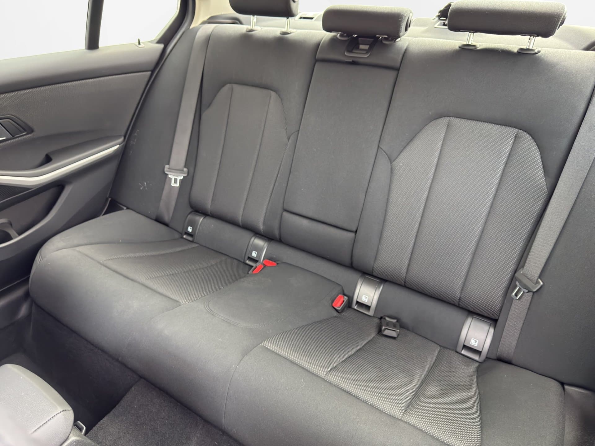 BMW 320d xDrive - Thumbnail 11