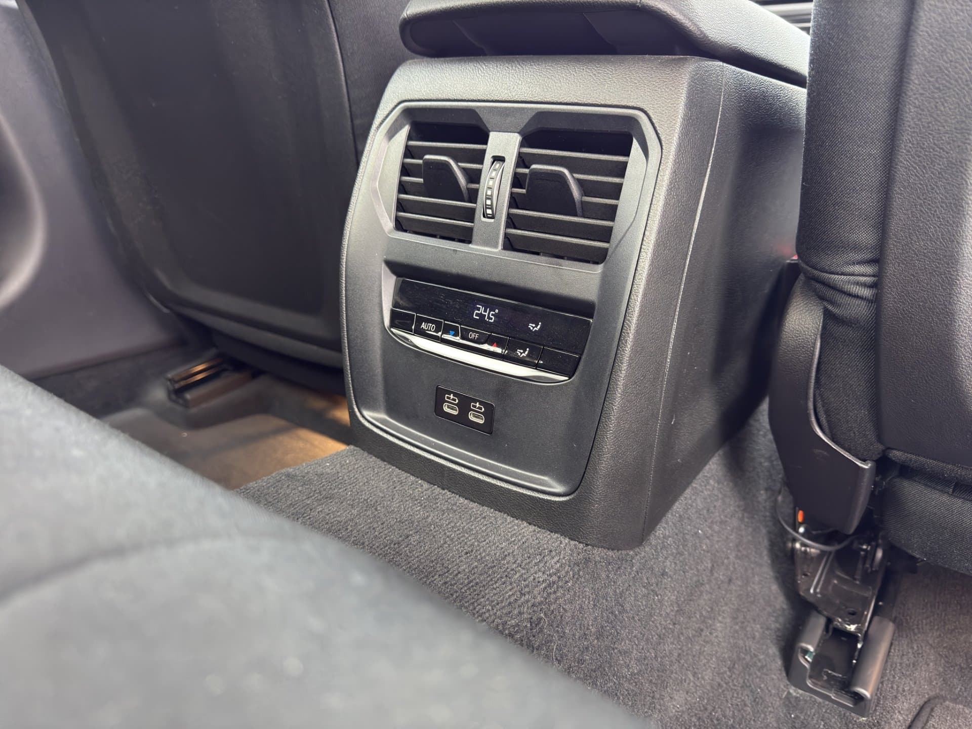 BMW 320d xDrive - Thumbnail 21