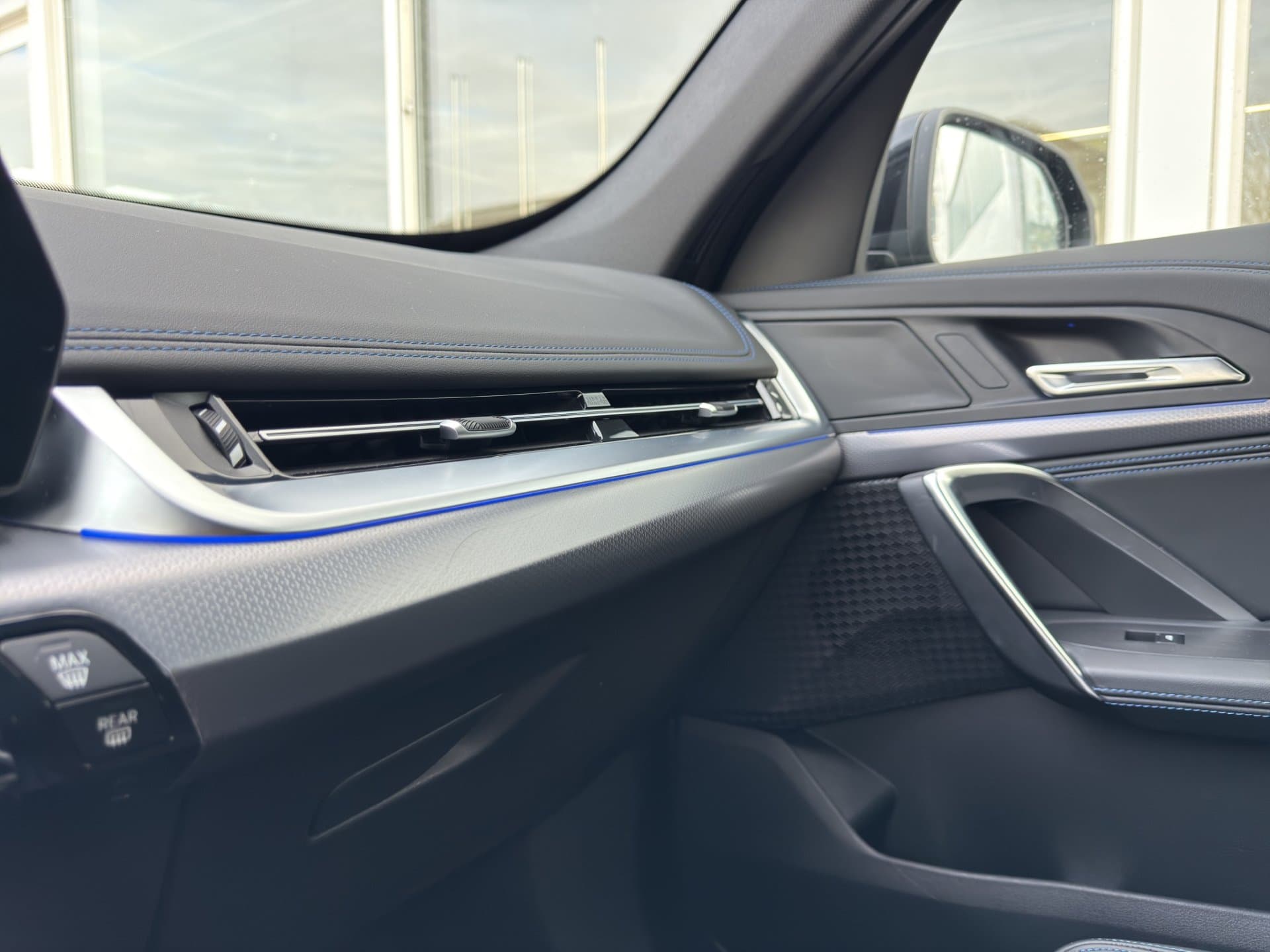 BMW X1 sDrive20d - Thumbnail 22