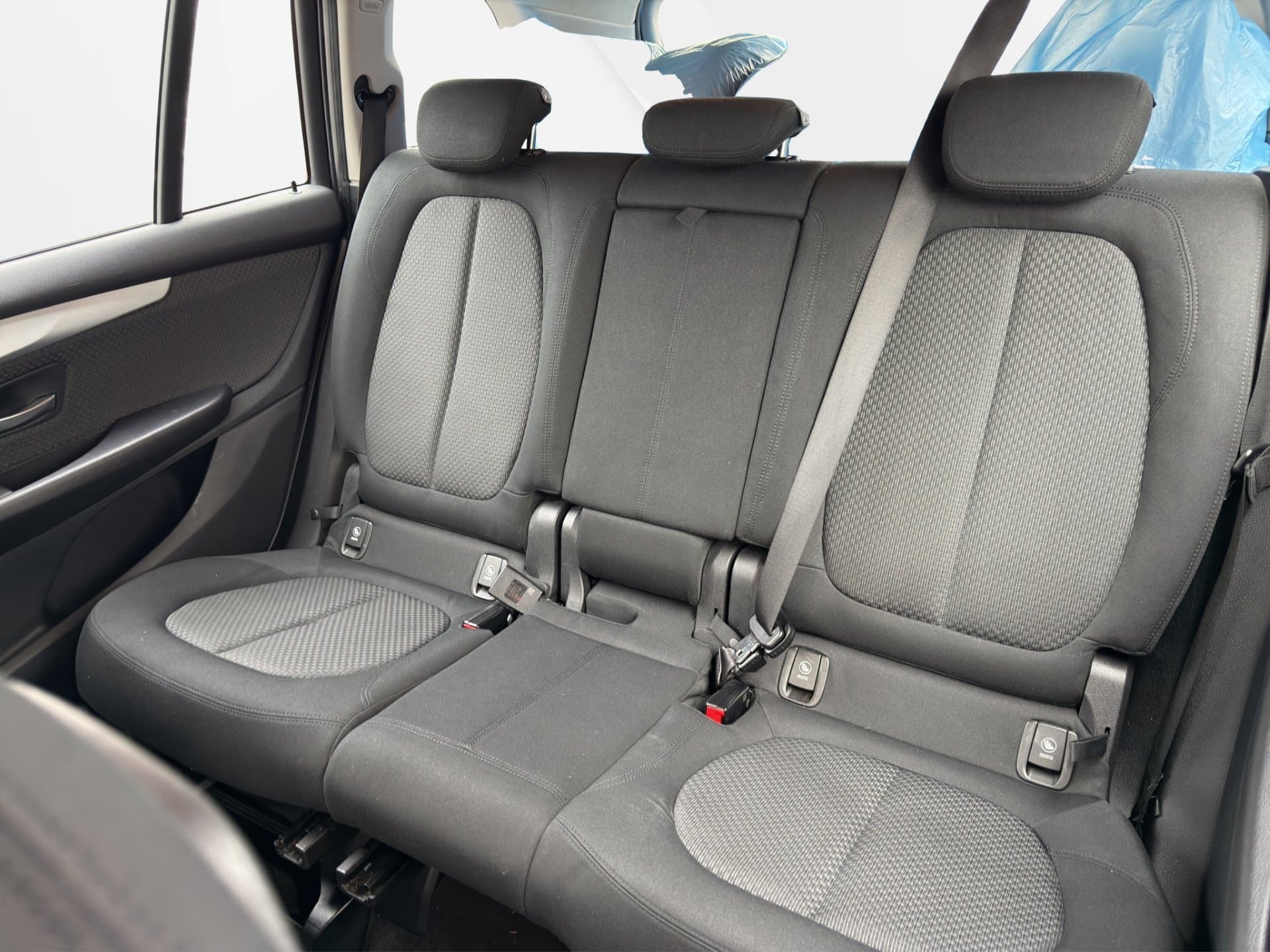 BMW 218d - Thumbnail 12