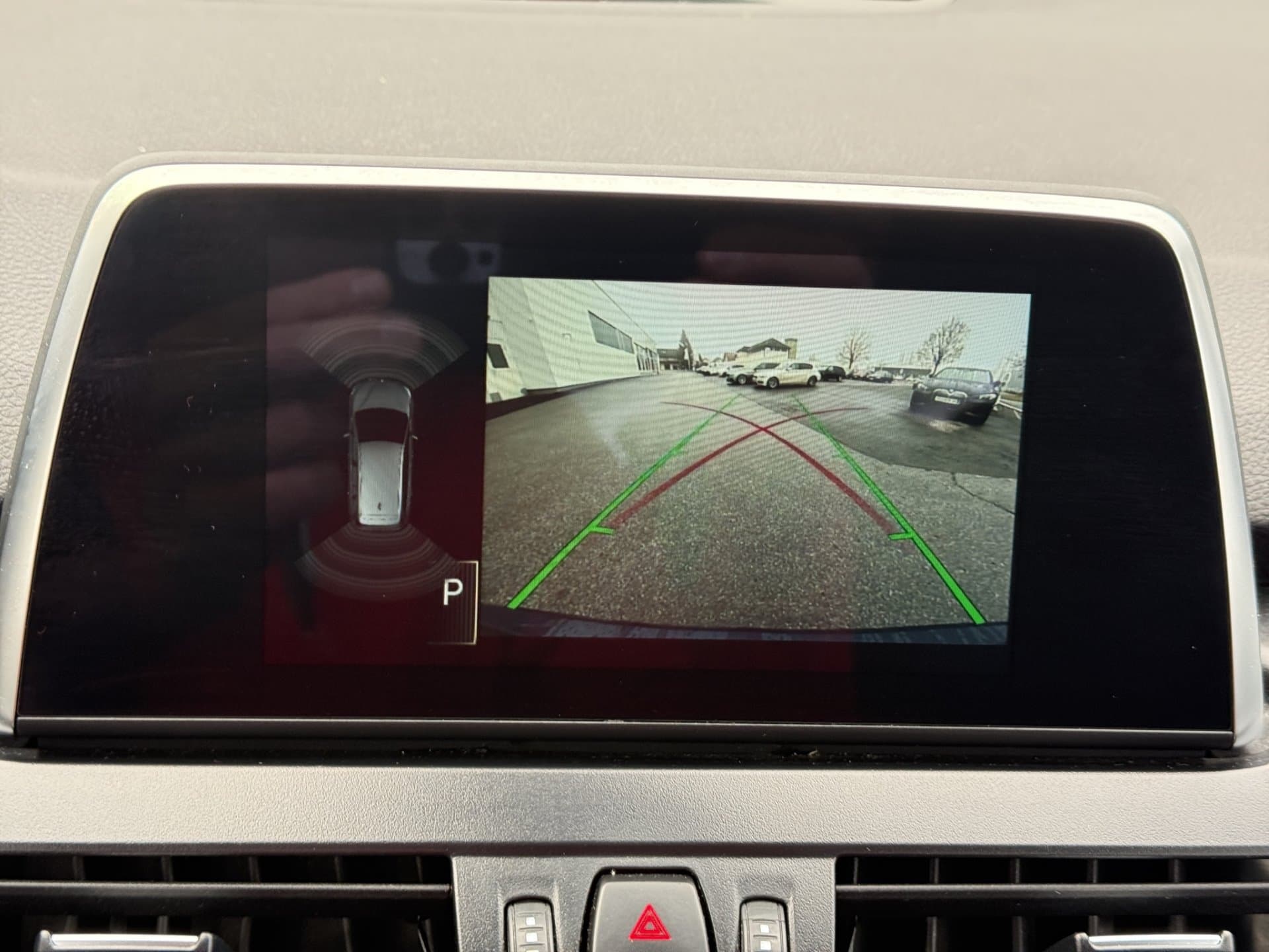 BMW 218d - Thumbnail 21