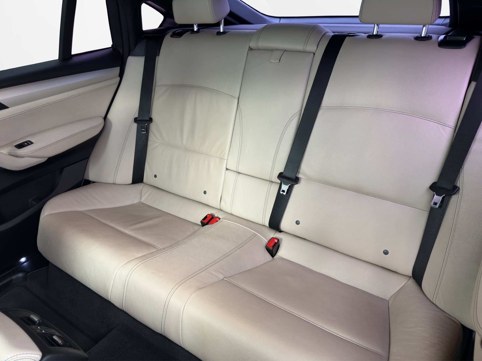 BMW X4 xDrive20d - Thumbnail 11