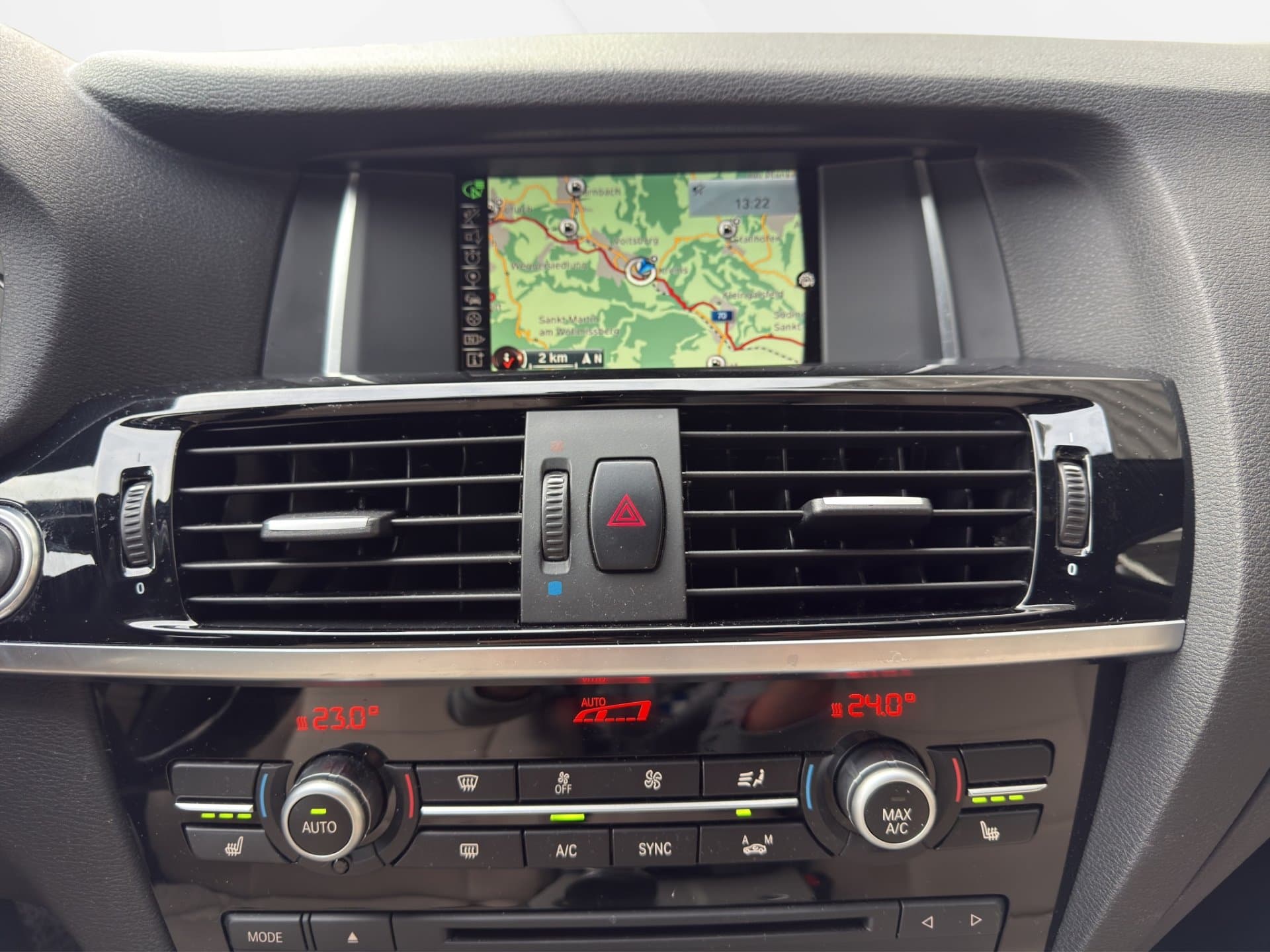 BMW X4 xDrive20d - Thumbnail 20