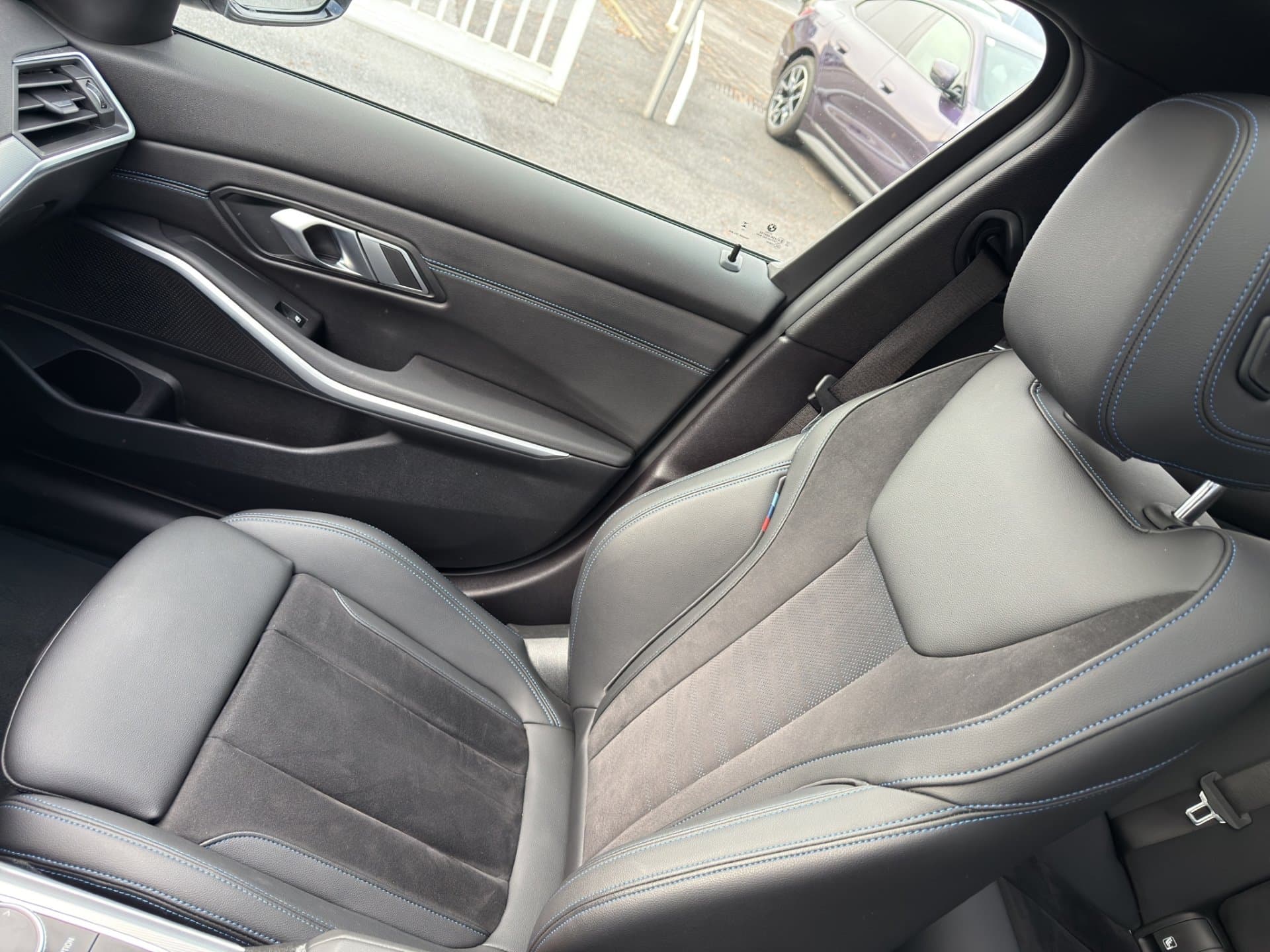 BMW 330e - Thumbnail 13