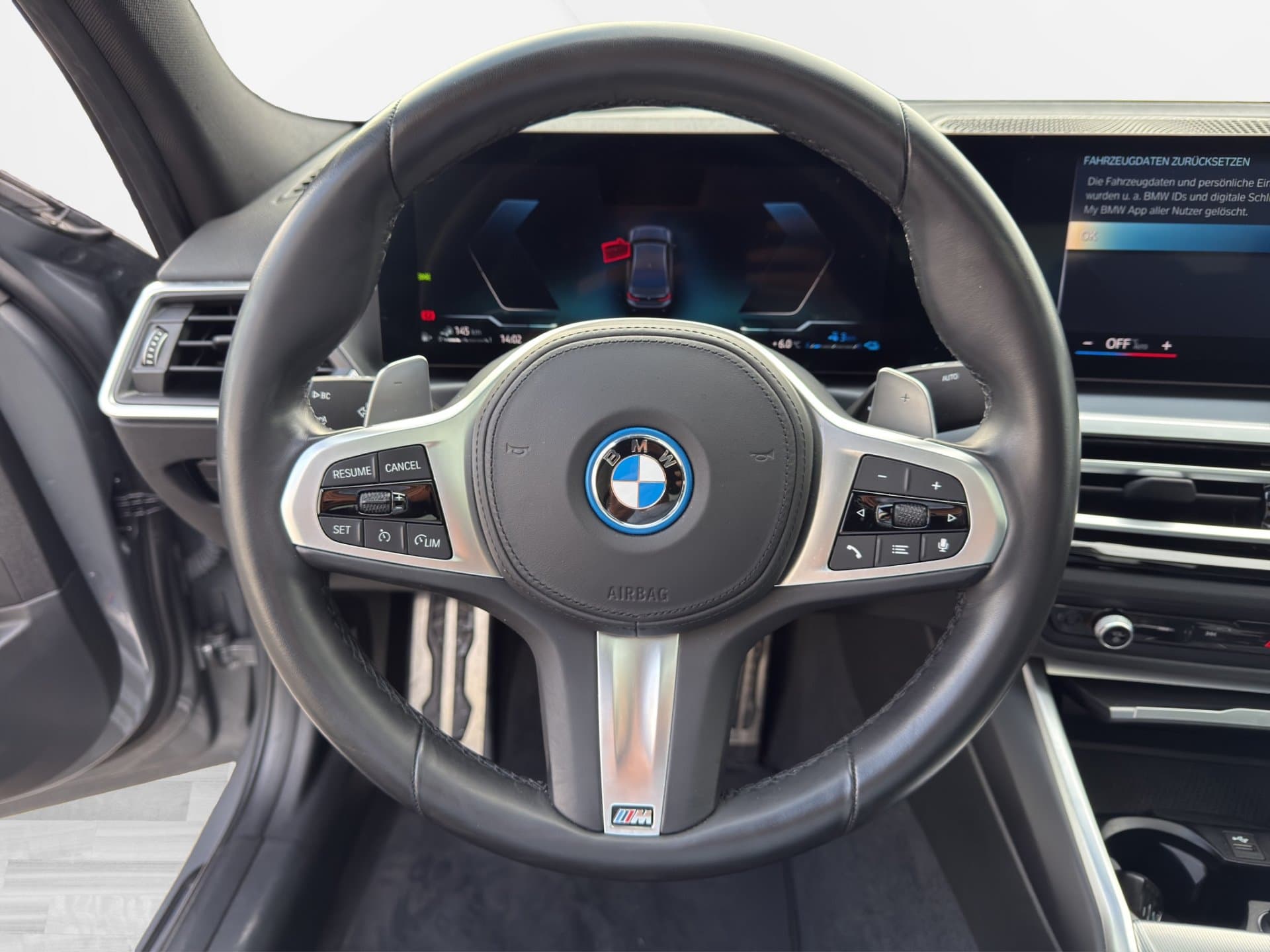 BMW 330e - Thumbnail 19