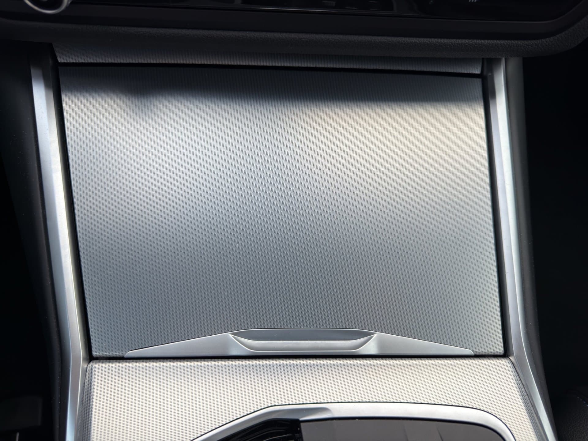 BMW 330e - Thumbnail 24