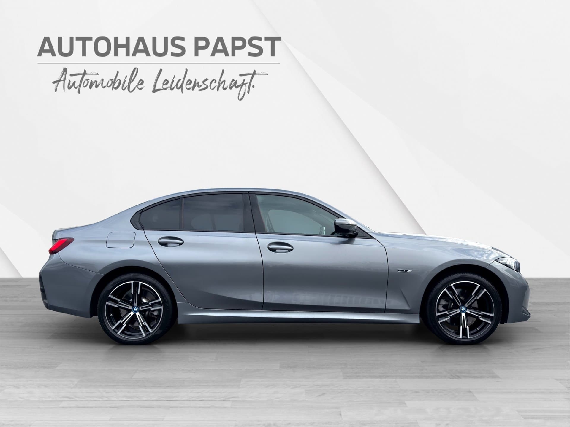 BMW 330e - Thumbnail 6