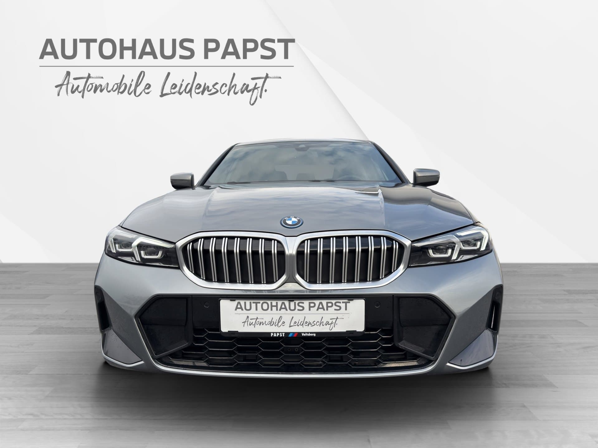 BMW 330e - Thumbnail 8