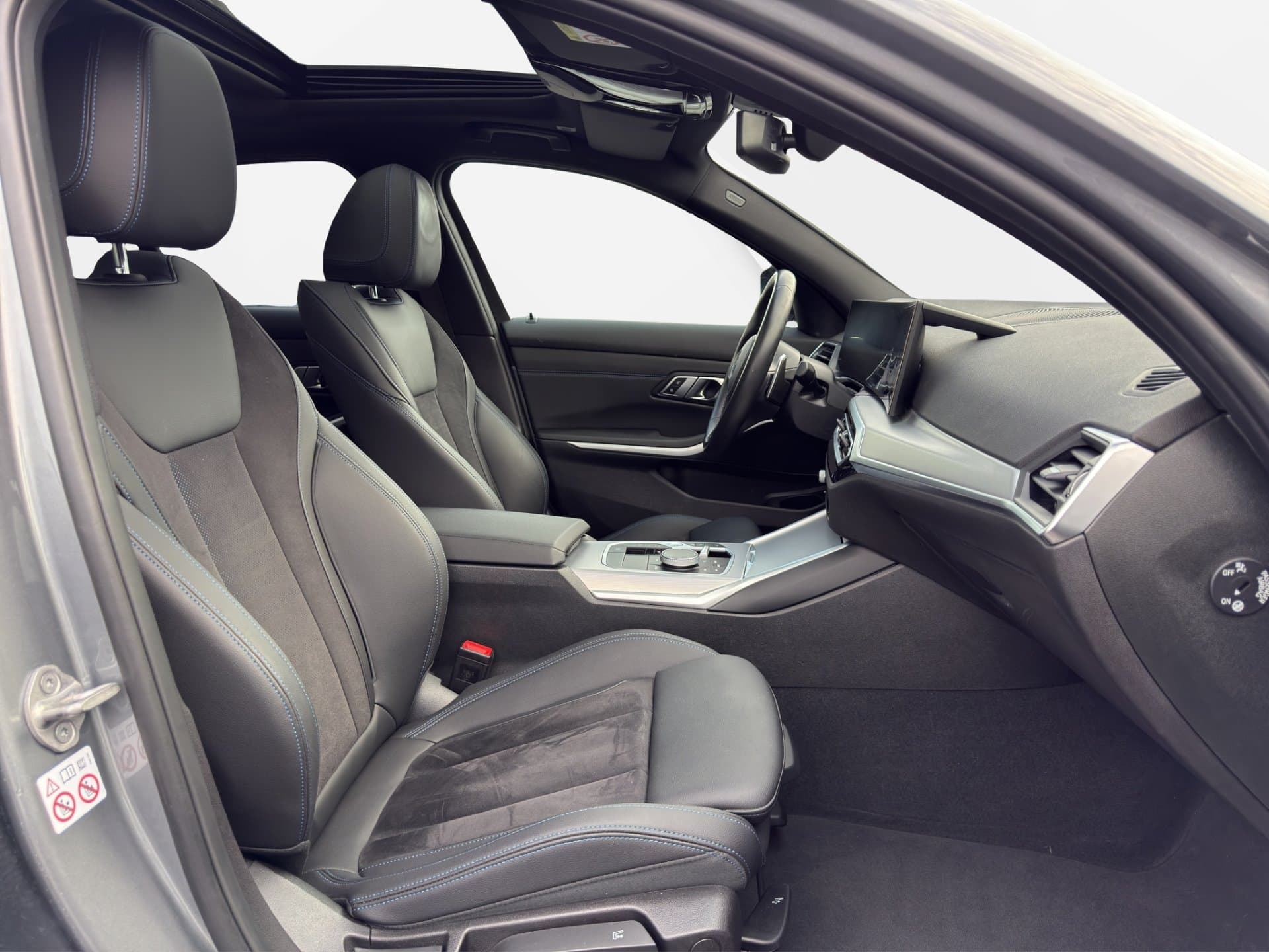 BMW 330e - Thumbnail 10