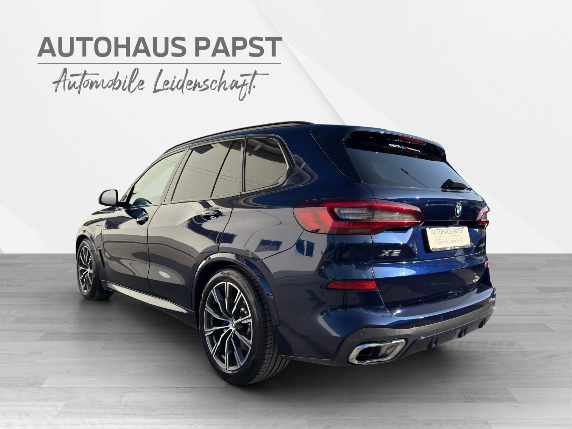 BMW X5 xDrive45e - Thumbnail 3