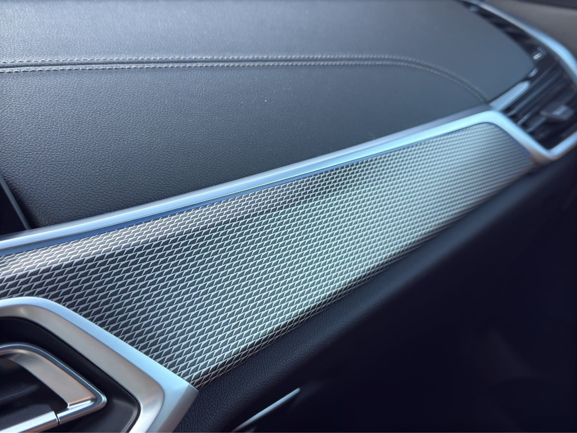 BMW X5 xDrive45e - Thumbnail 22