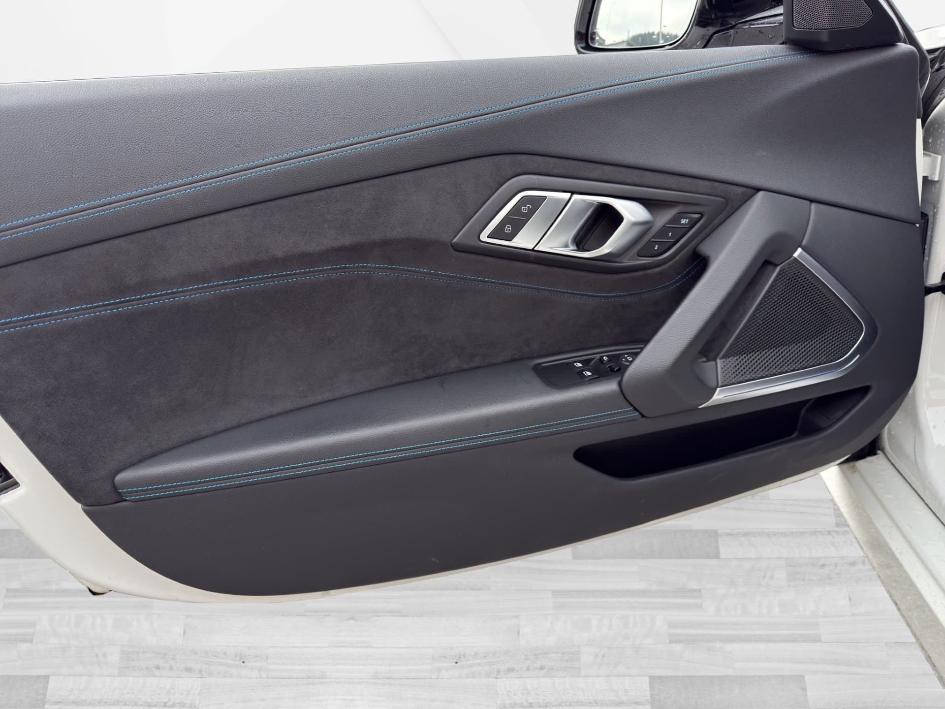 BMW Z4 sDrive 30i - Thumbnail 15