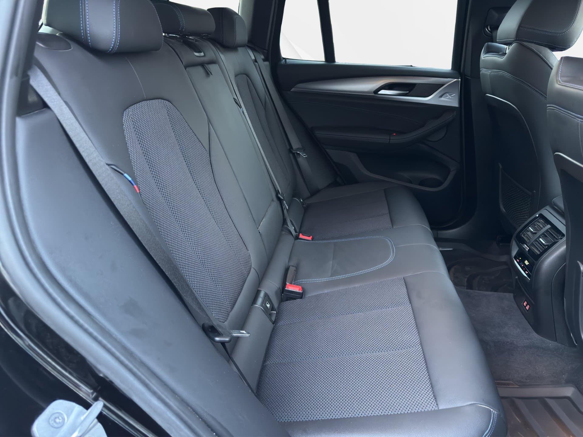 BMW X3 xDrive20d - Thumbnail 12