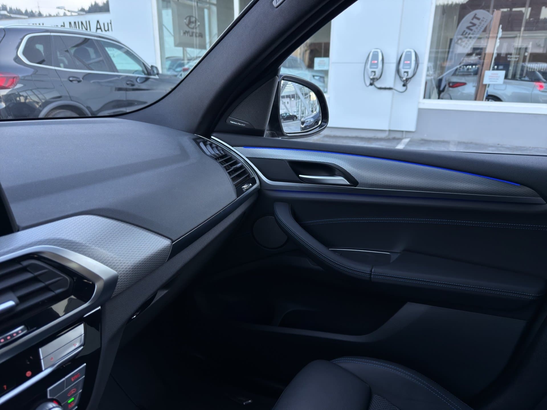 BMW X3 xDrive20d - Thumbnail 24