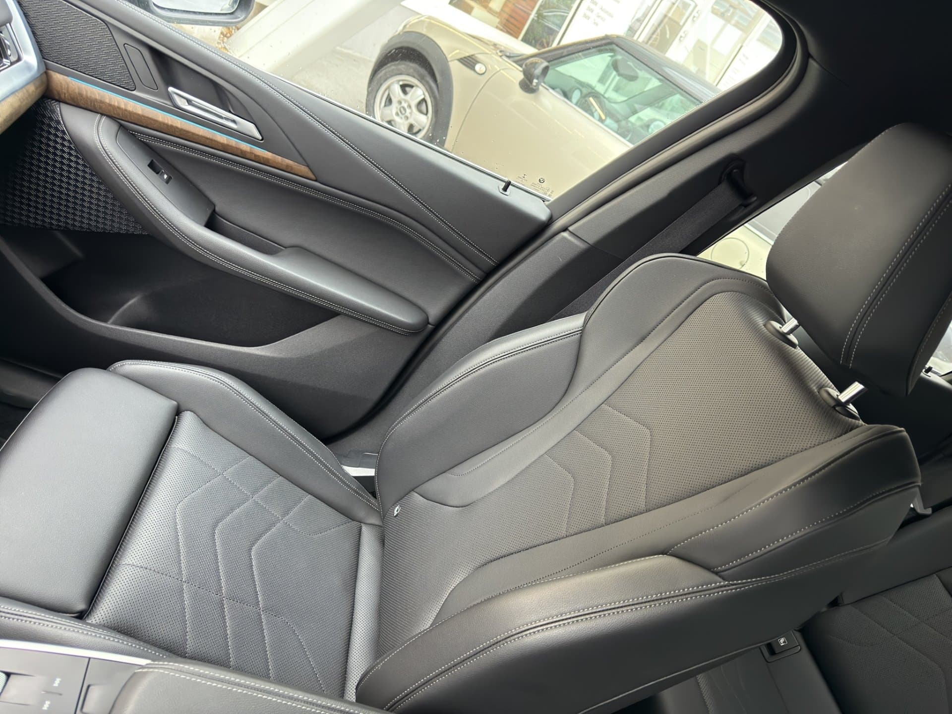 BMW 218d - Thumbnail 13