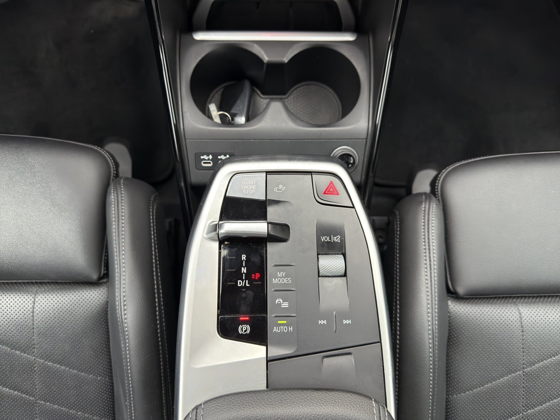 BMW 218d - Thumbnail 21