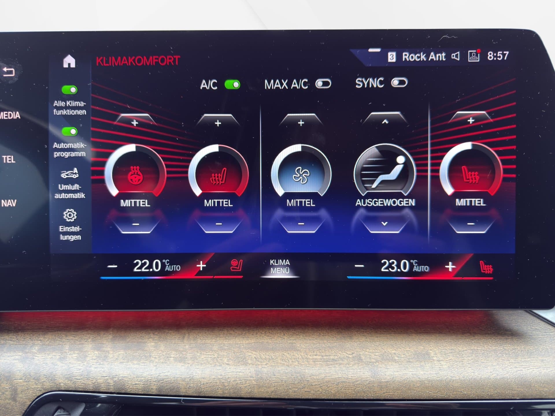 BMW 218d - Thumbnail 23