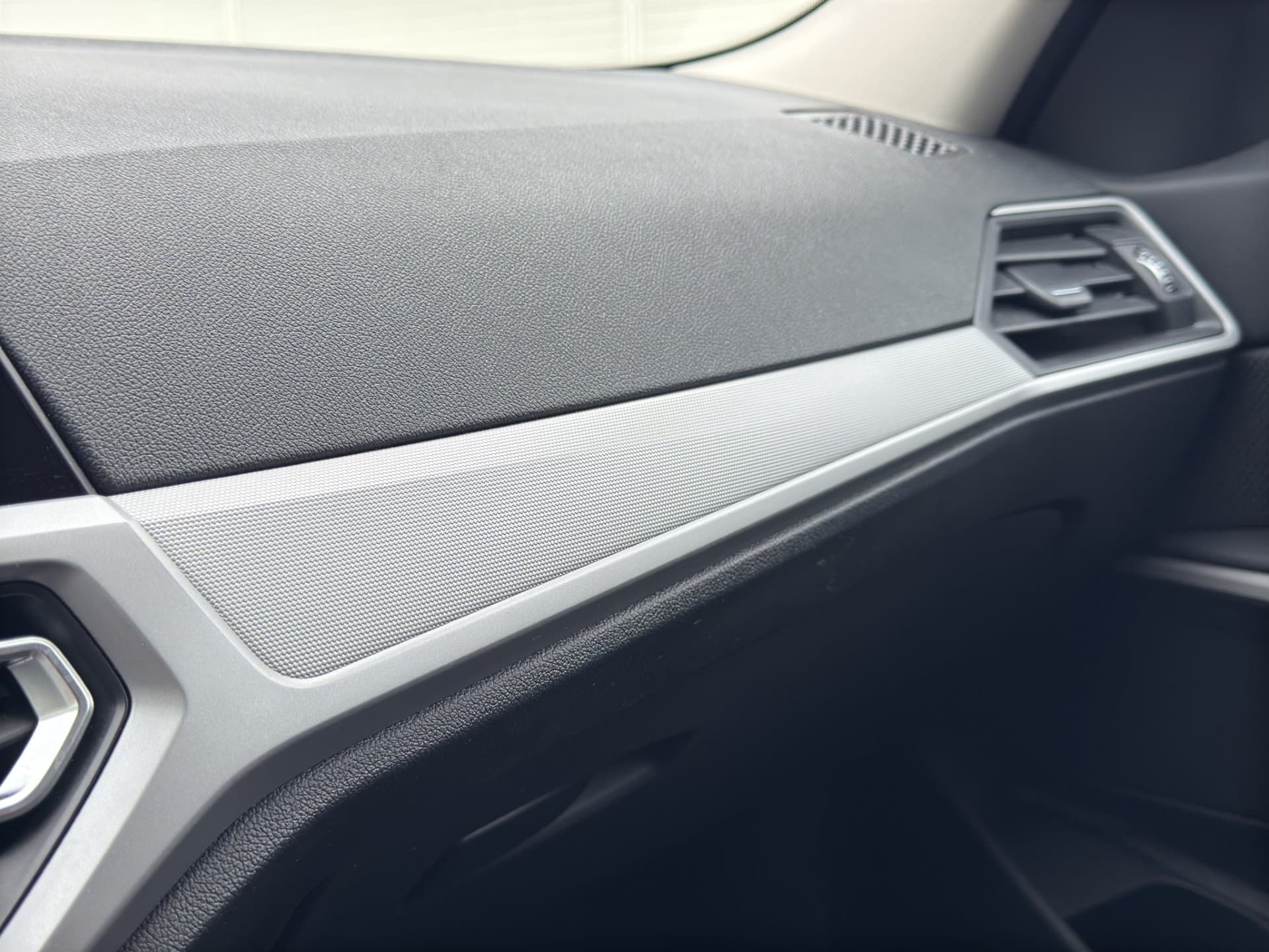 BMW 320d xDrive - Thumbnail 18