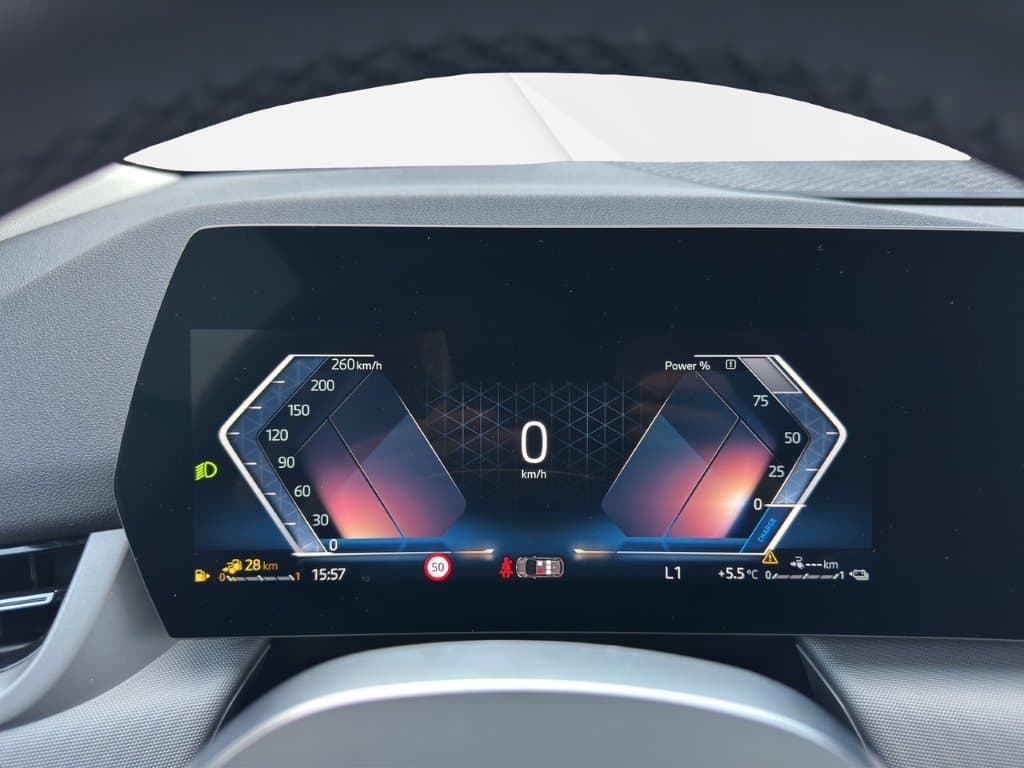 BMW 225e xDrive - Thumbnail 18