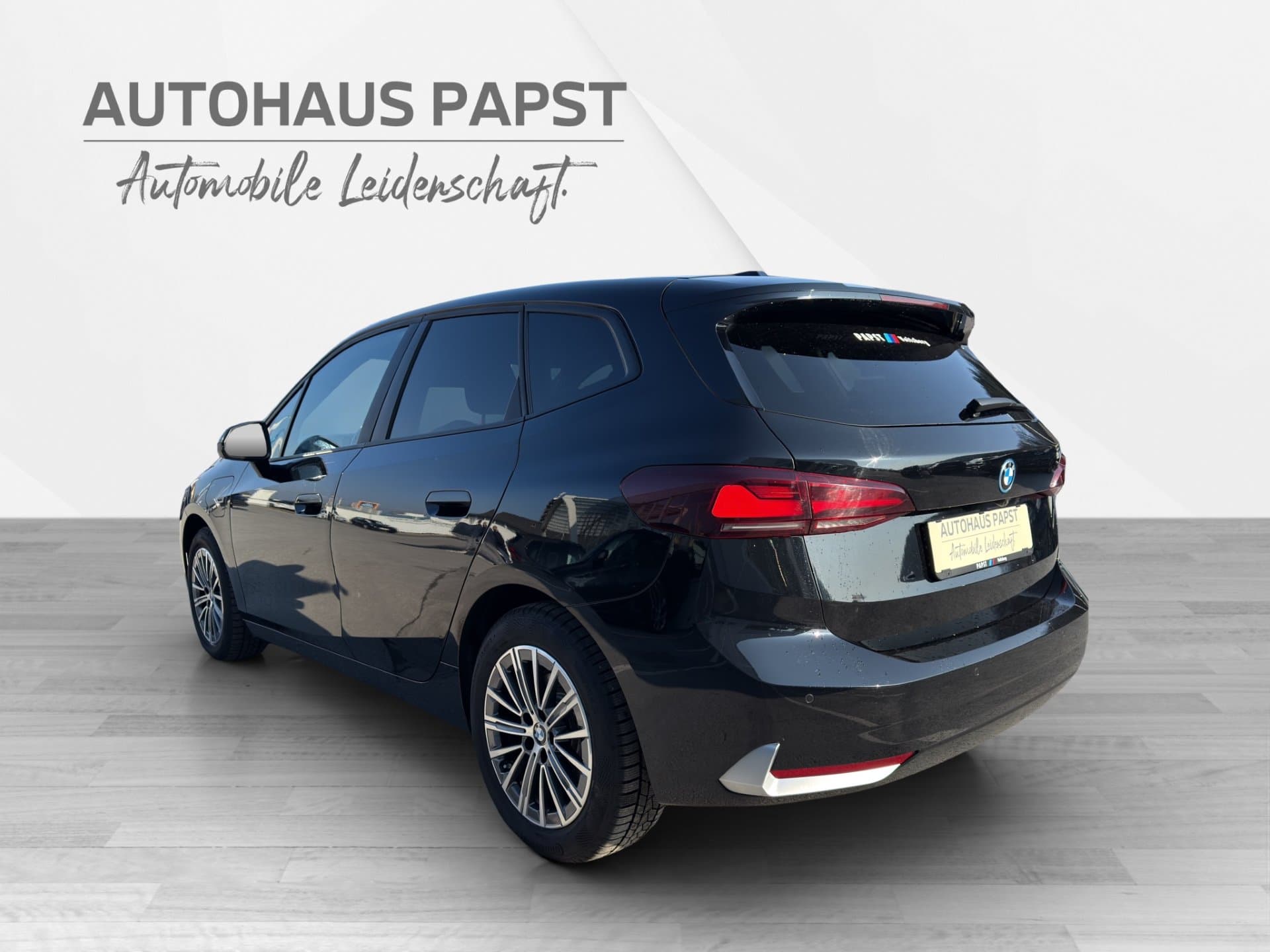 BMW 225e xDrive - Thumbnail 3