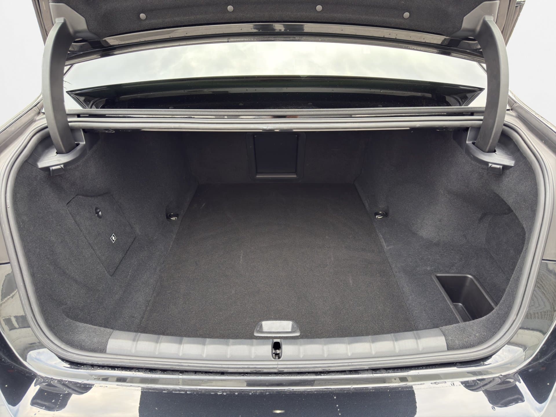 BMW i7 xDrive60 - Thumbnail 18