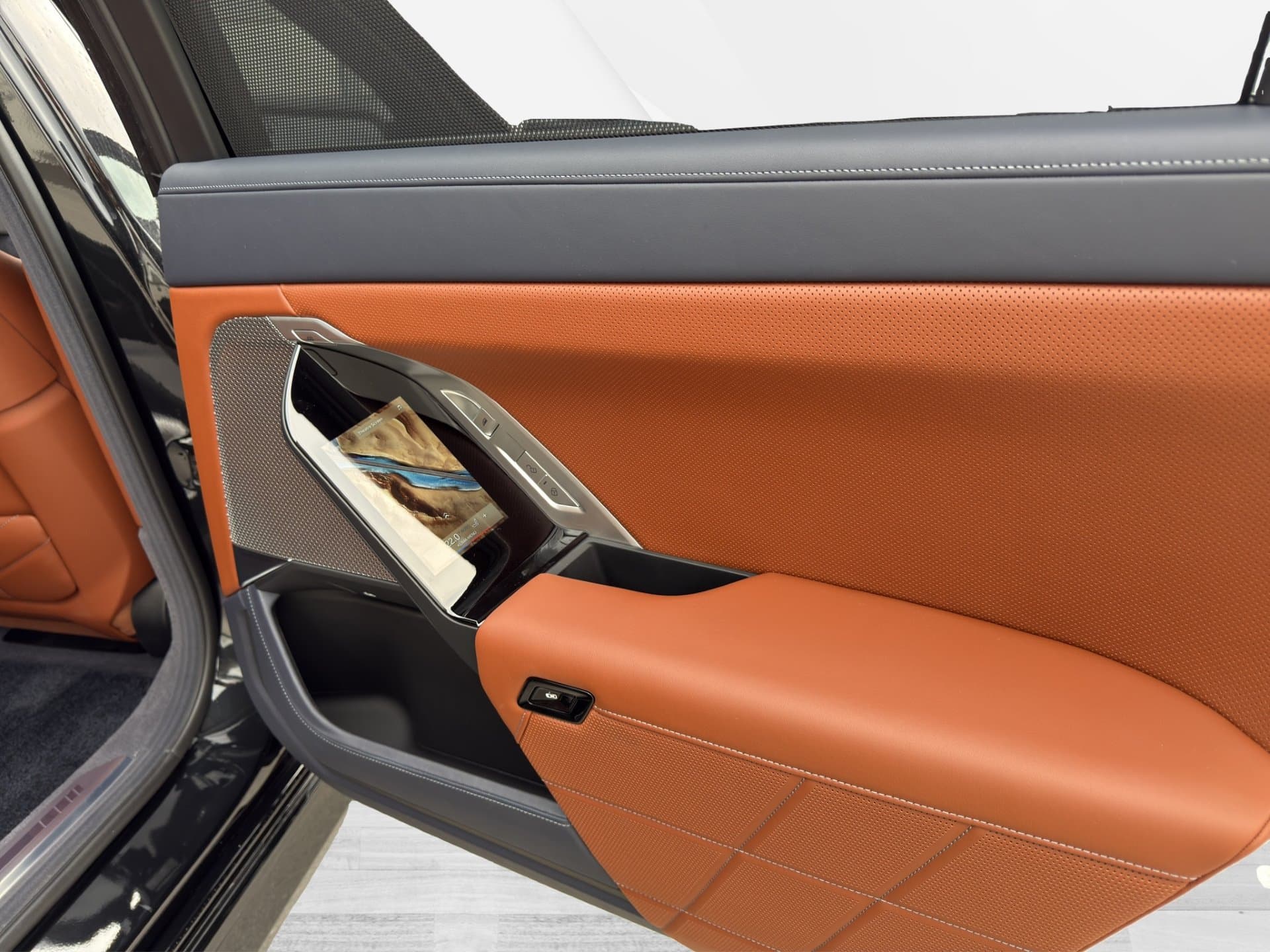 BMW i7 xDrive60 - Thumbnail 21