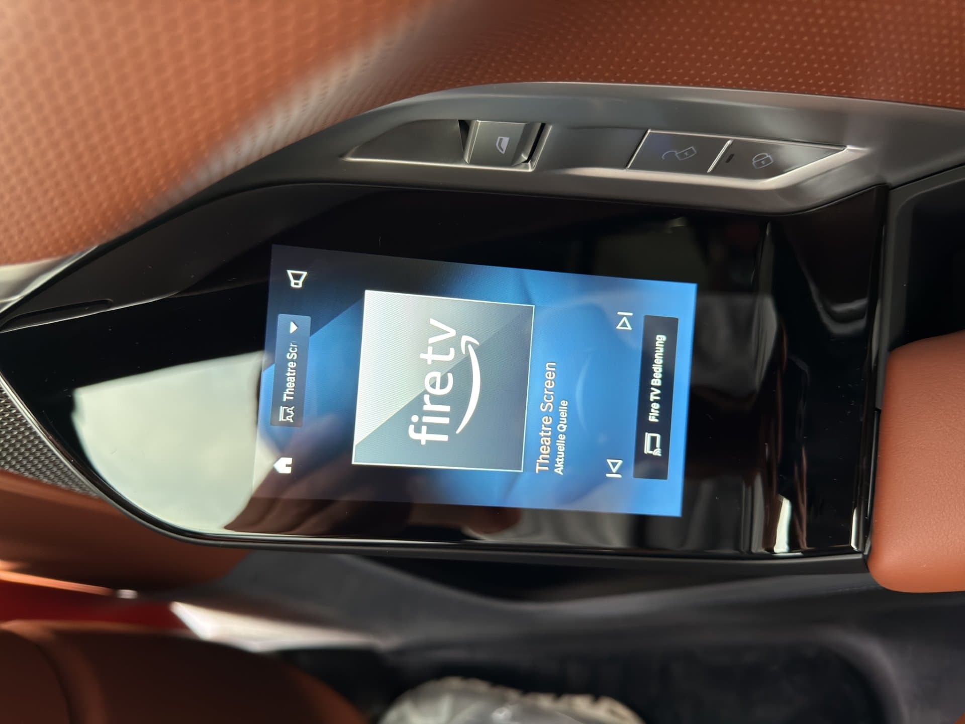 BMW i7 xDrive60 - Thumbnail 23