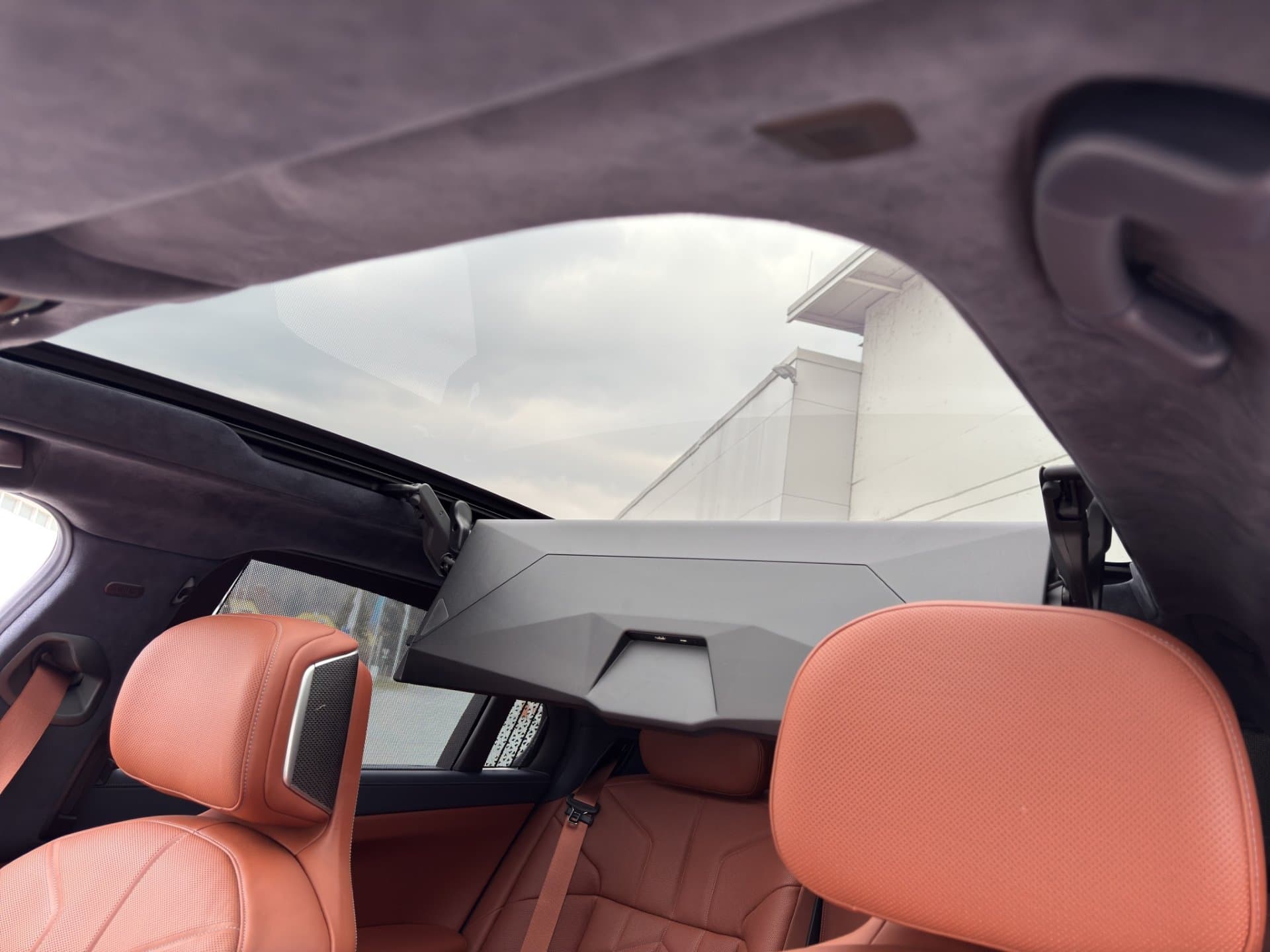 BMW i7 xDrive60 - Thumbnail 24