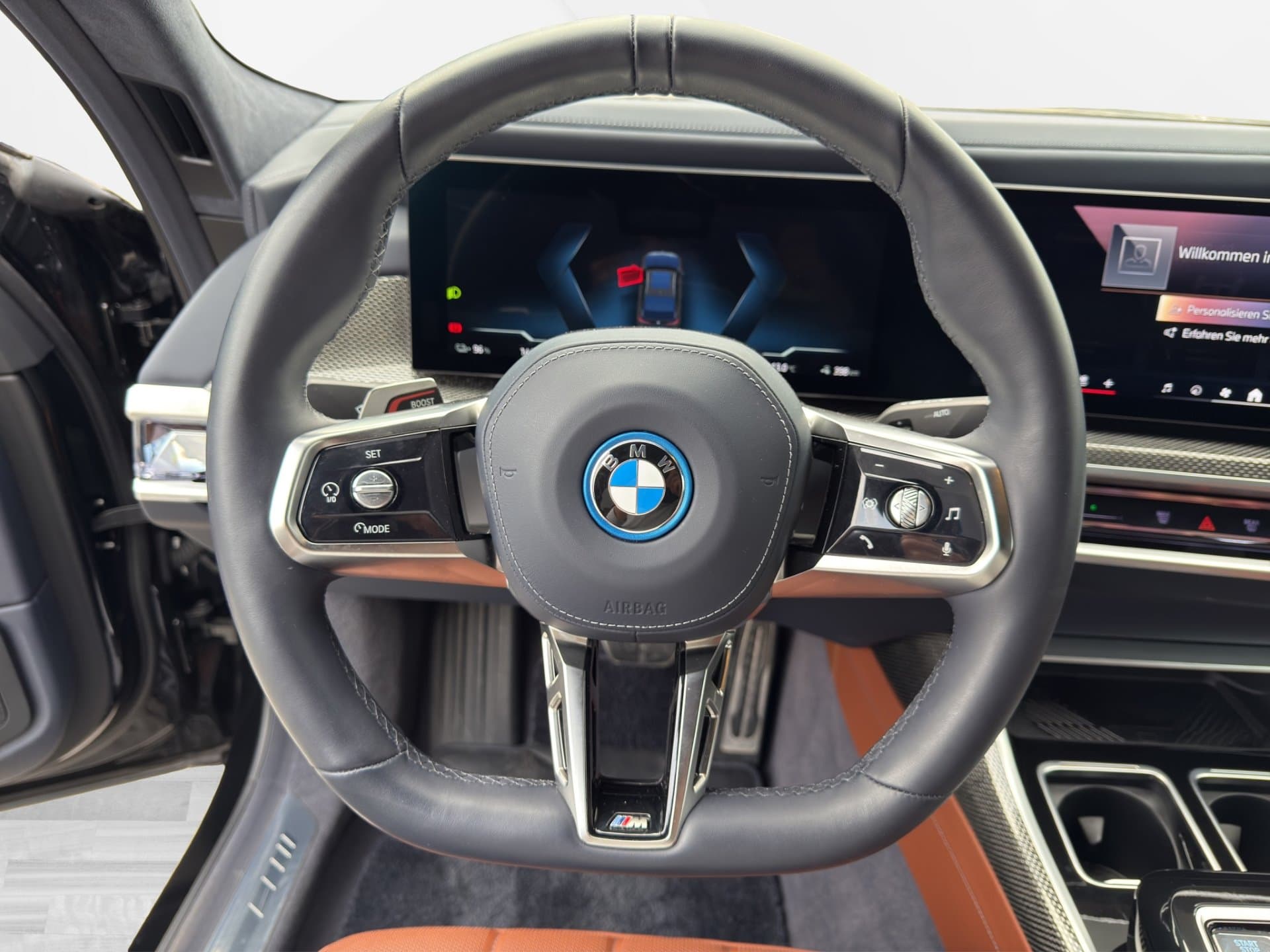 BMW i7 xDrive60 - Thumbnail 10