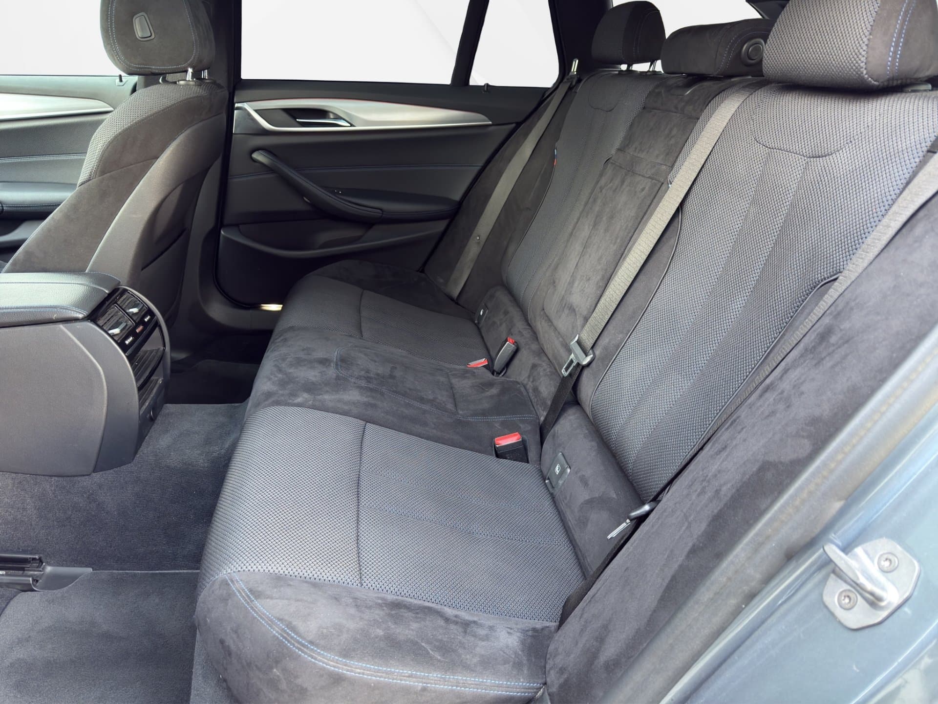 BMW 520d xDrive - Thumbnail 11