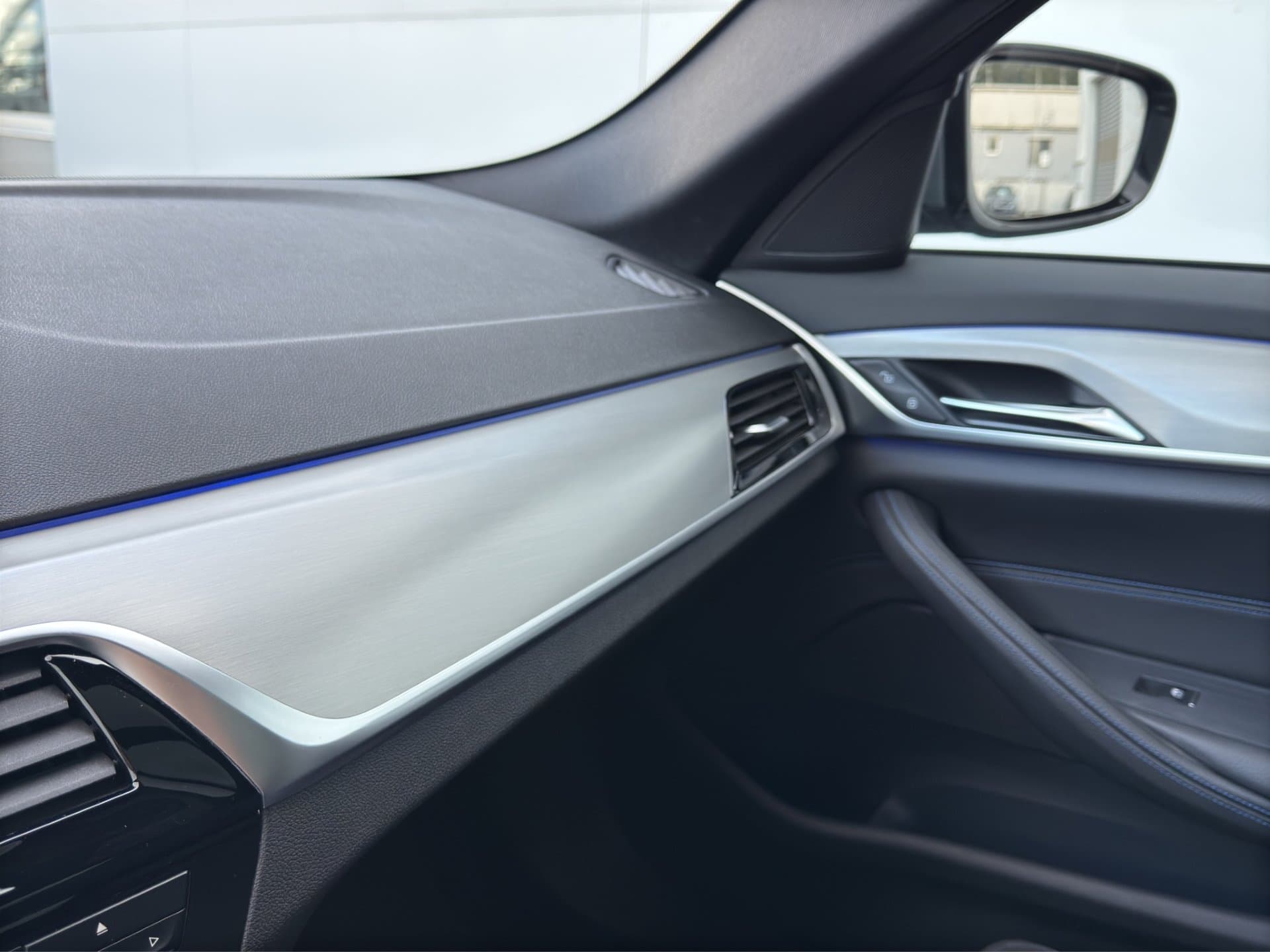 BMW 520d xDrive - Thumbnail 15