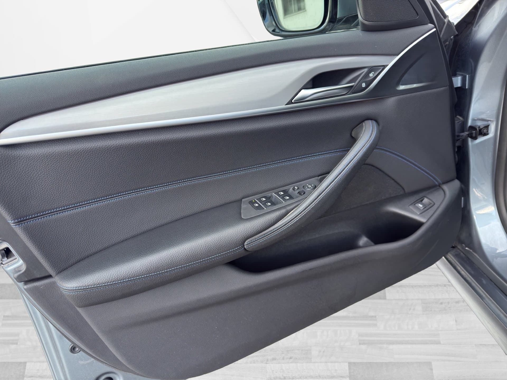 BMW 520d xDrive - Thumbnail 17